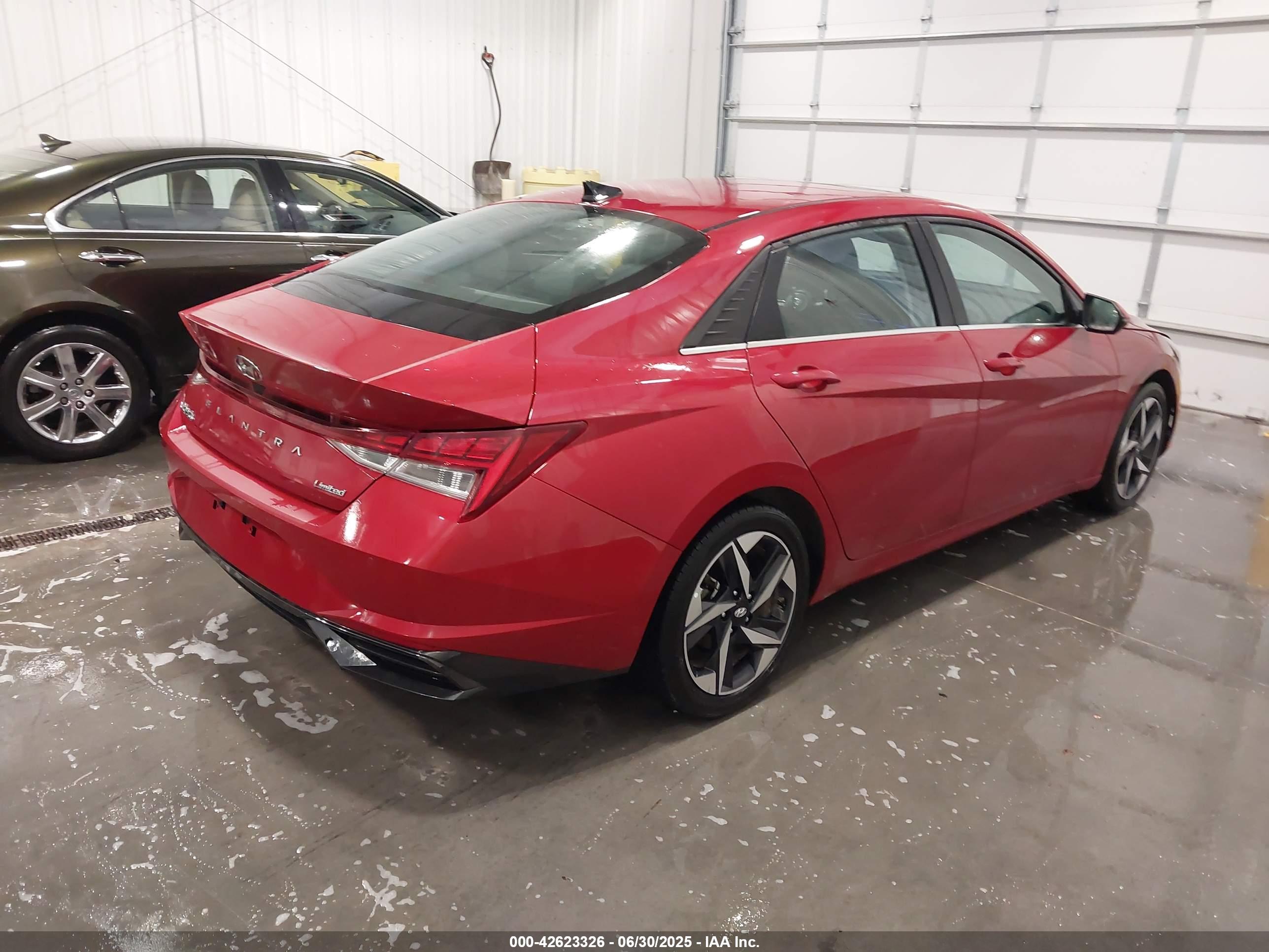 HYUNDAI ELANTRA image 4