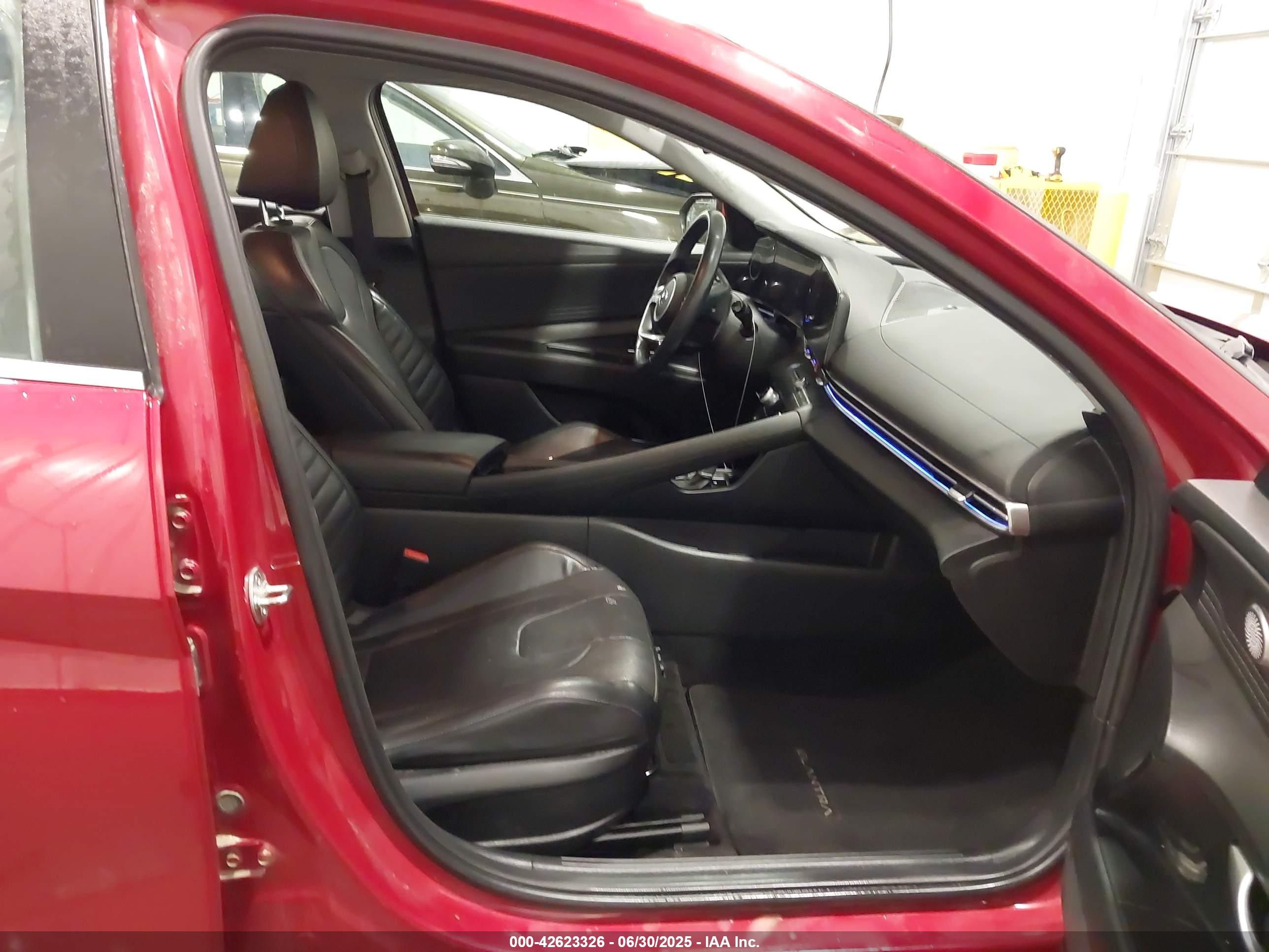 HYUNDAI ELANTRA image 5