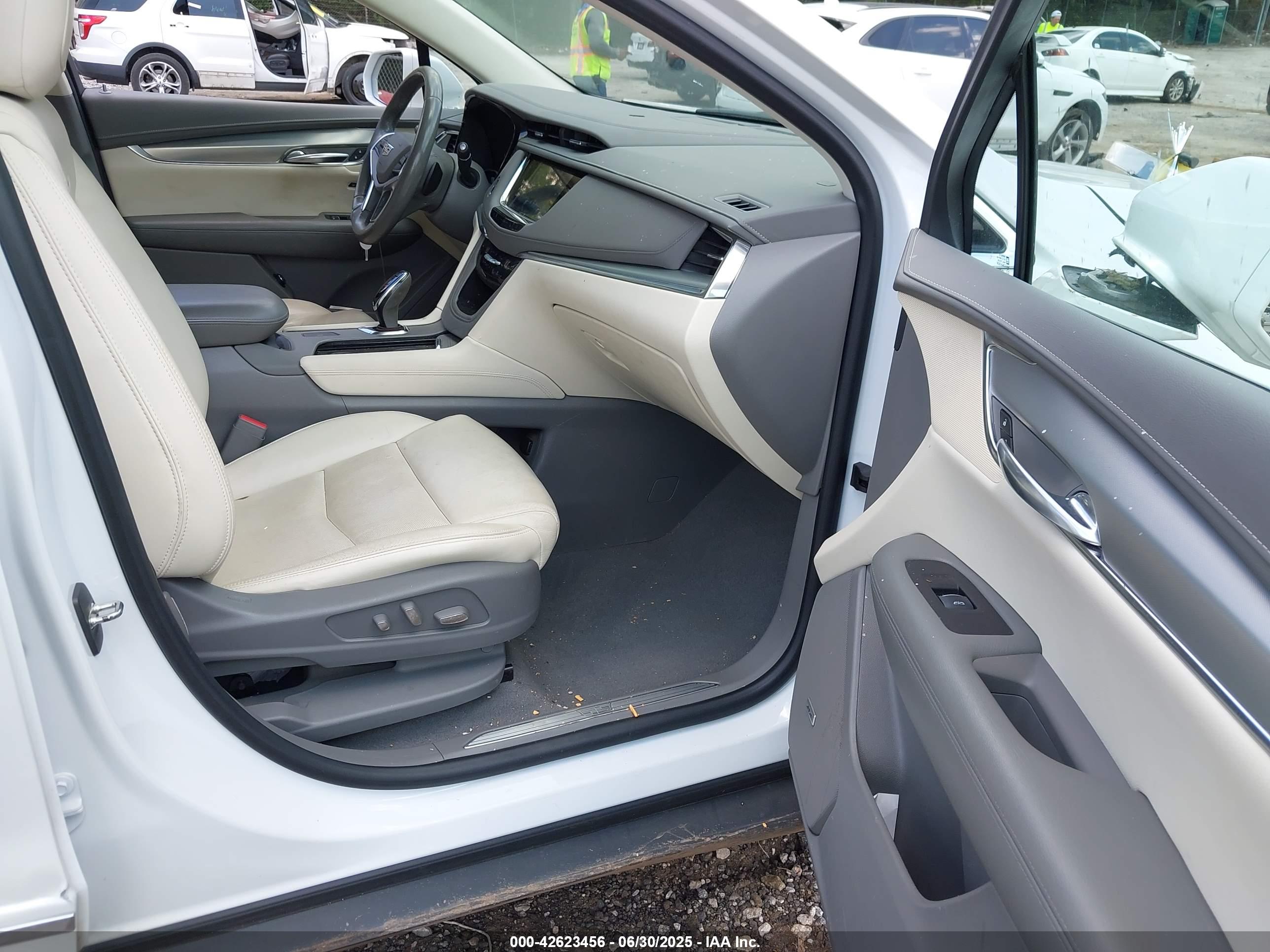CADILLAC XT5 image 5