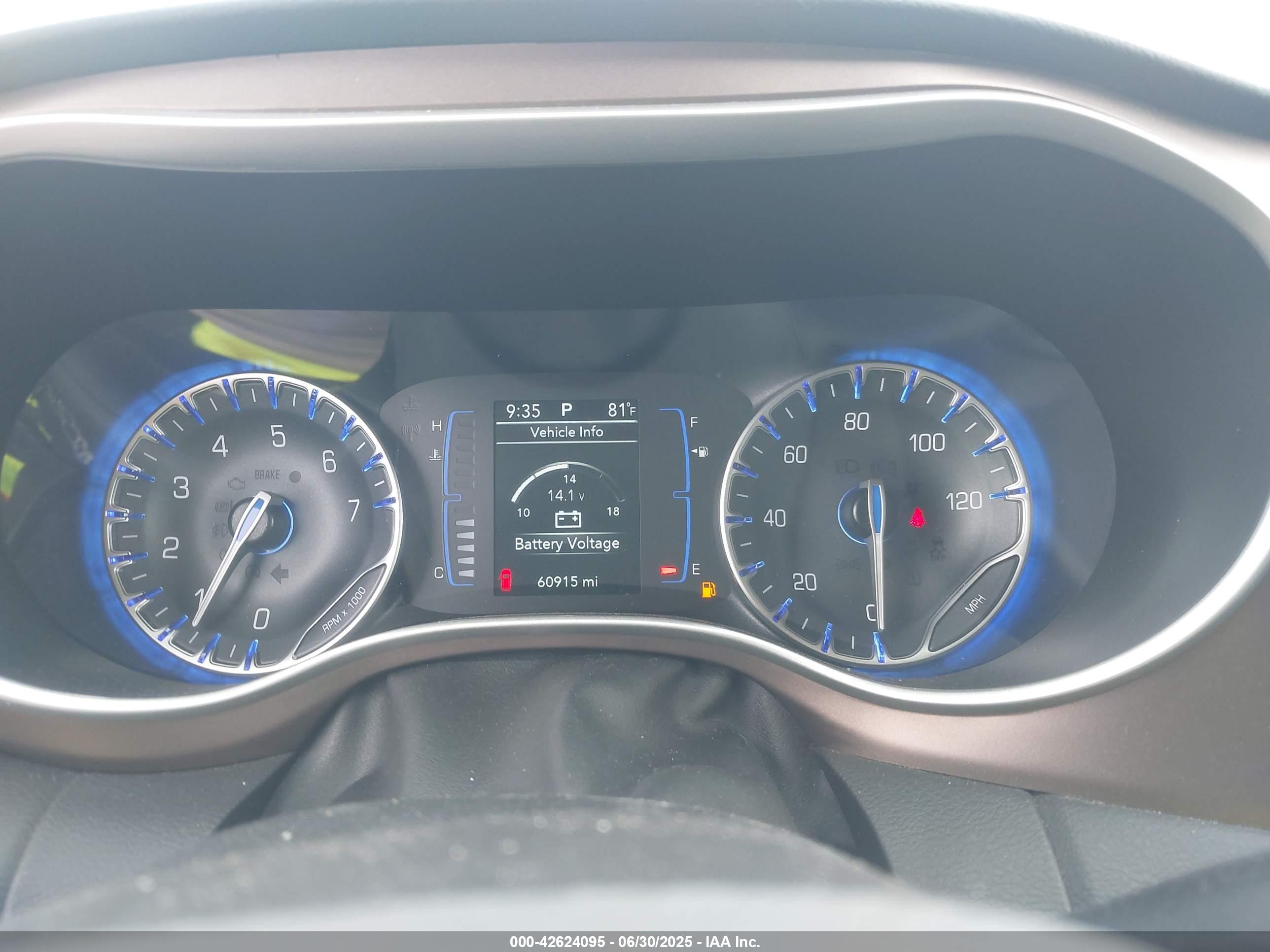 CHRYSLER VOYAGER image 7