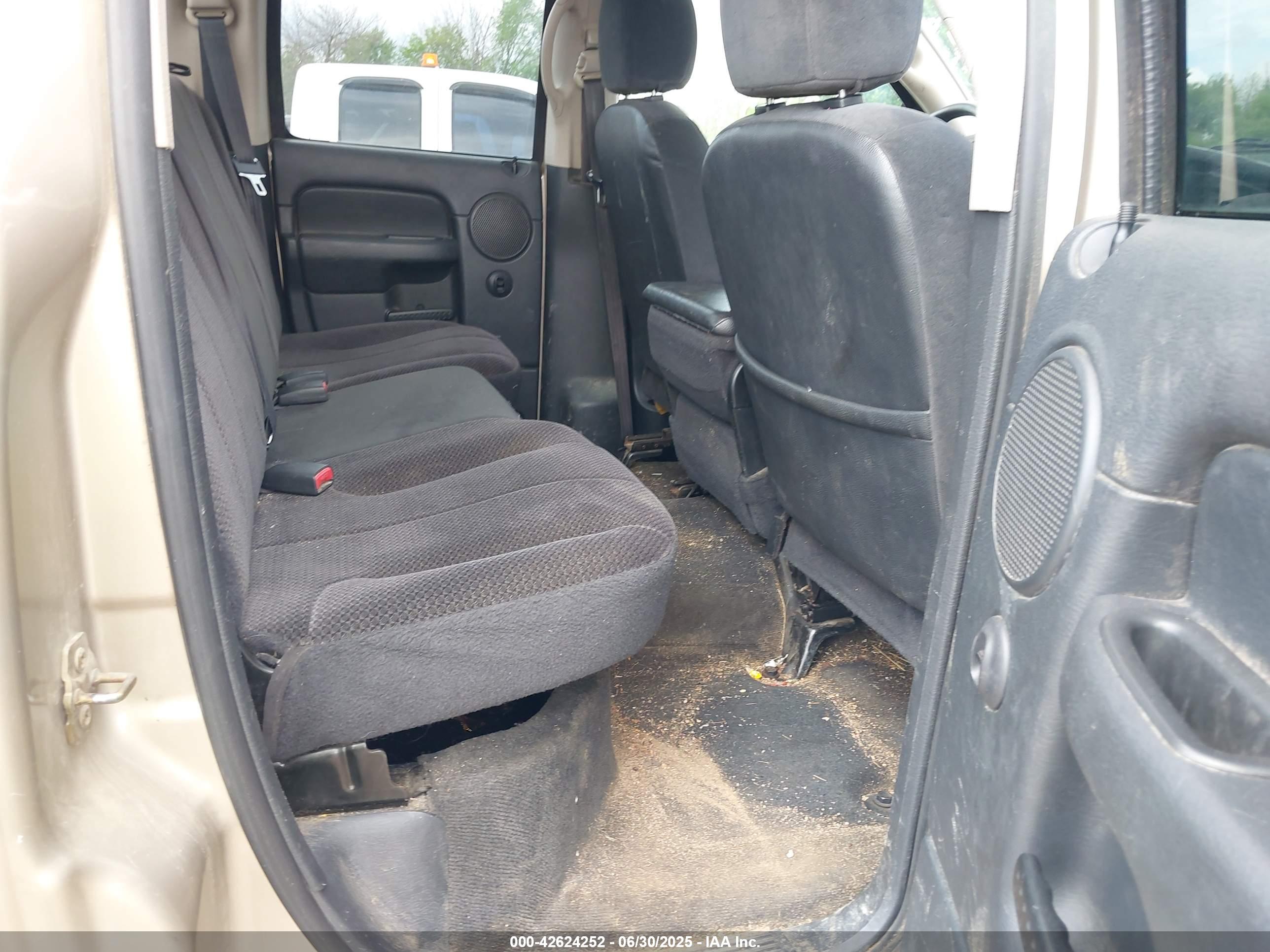 DODGE RAM image 8