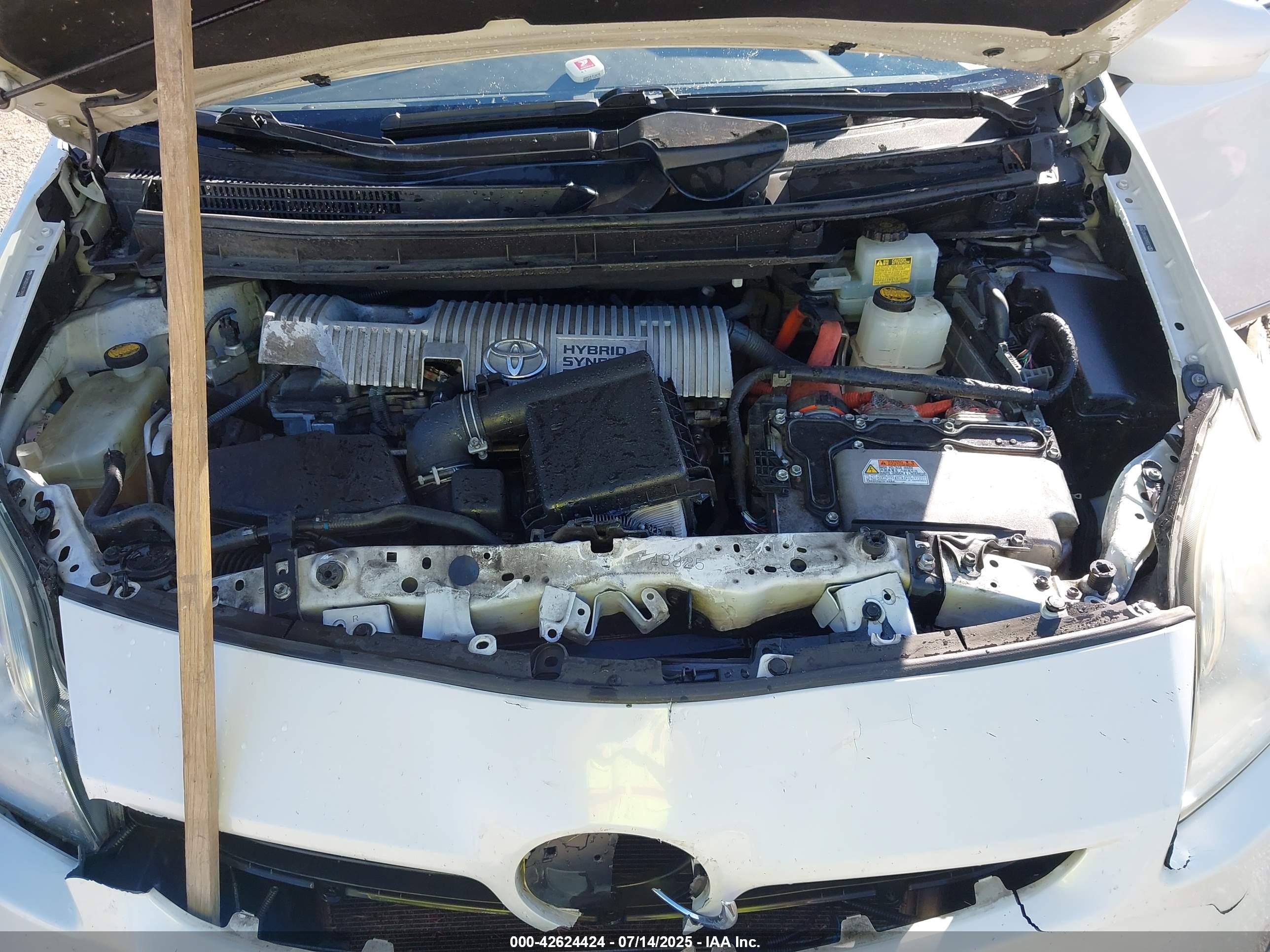 TOYOTA PRIUS image 10