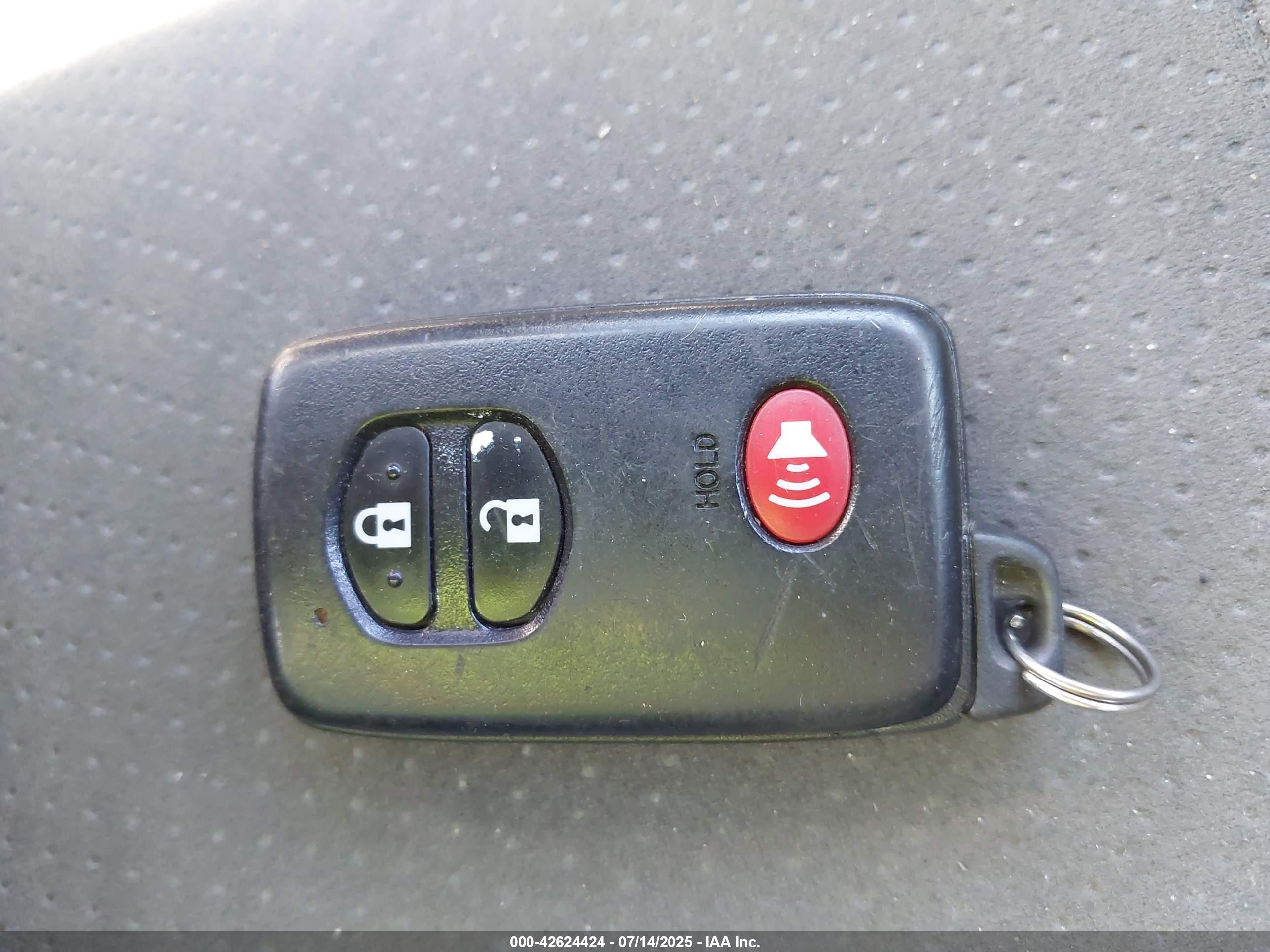 TOYOTA PRIUS image 11