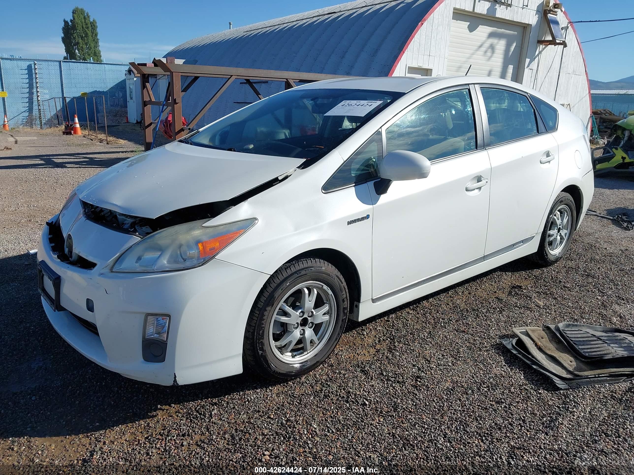 TOYOTA PRIUS image 2