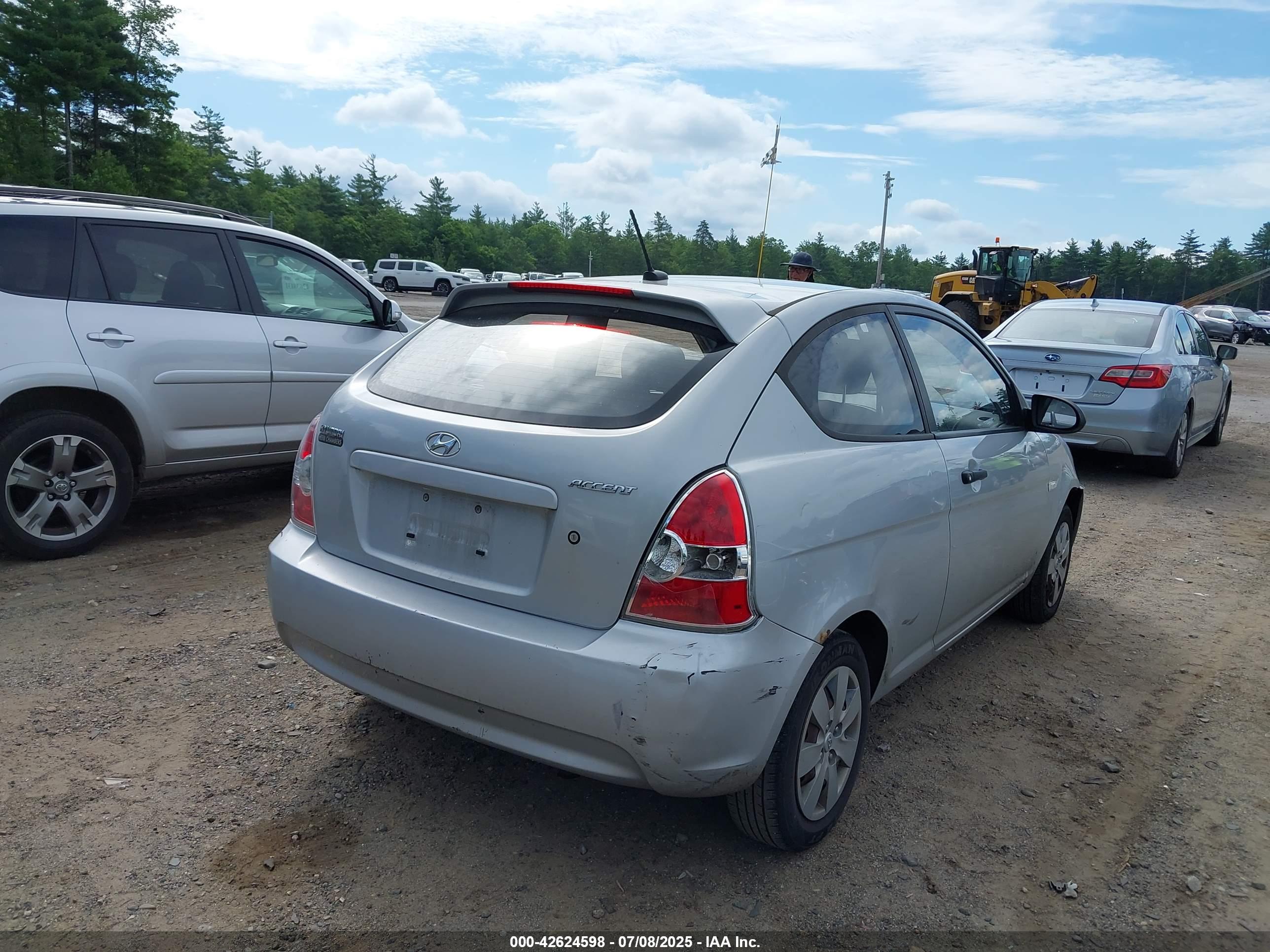 HYUNDAI ACCENT image 4