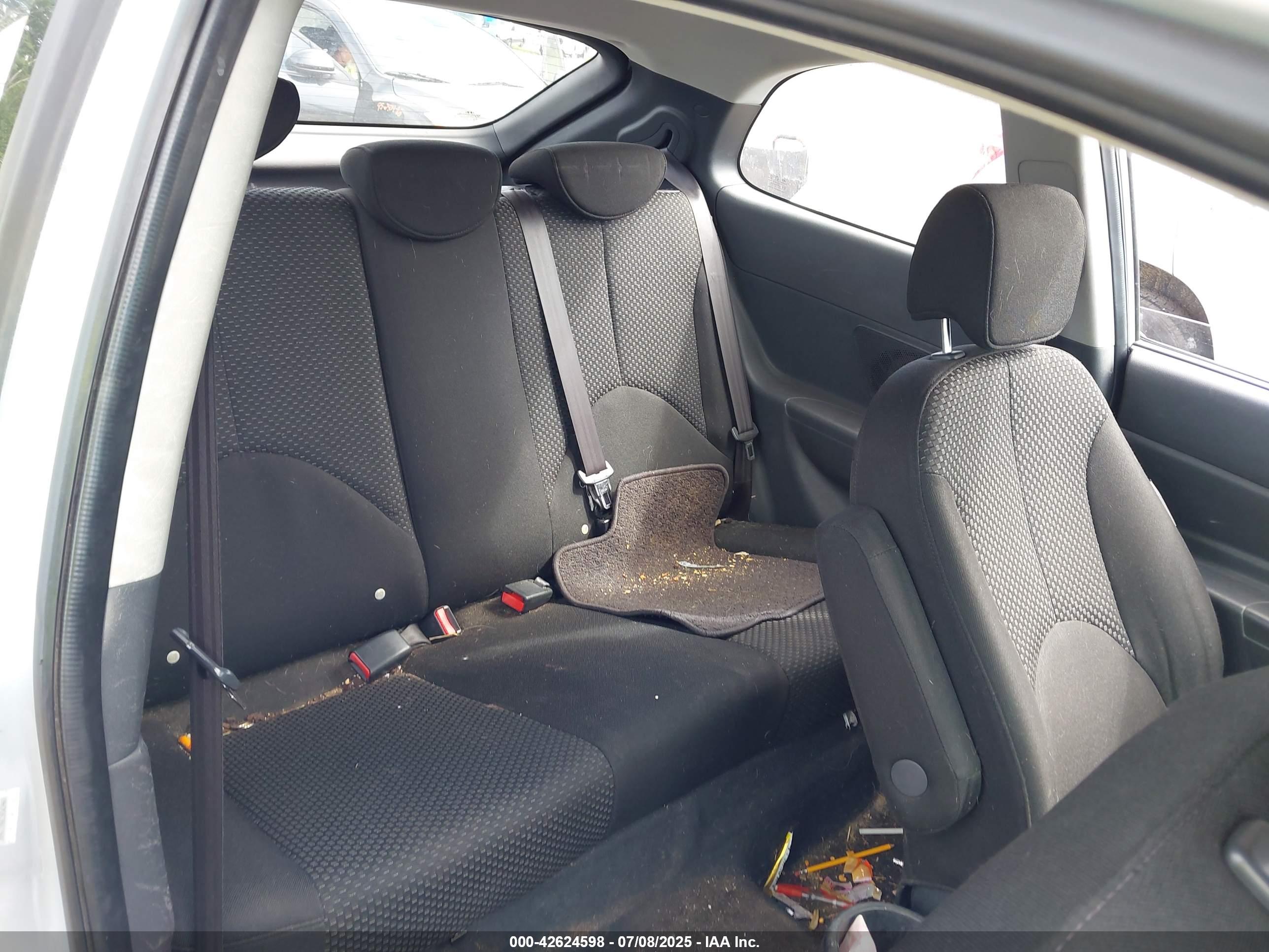 HYUNDAI ACCENT image 8