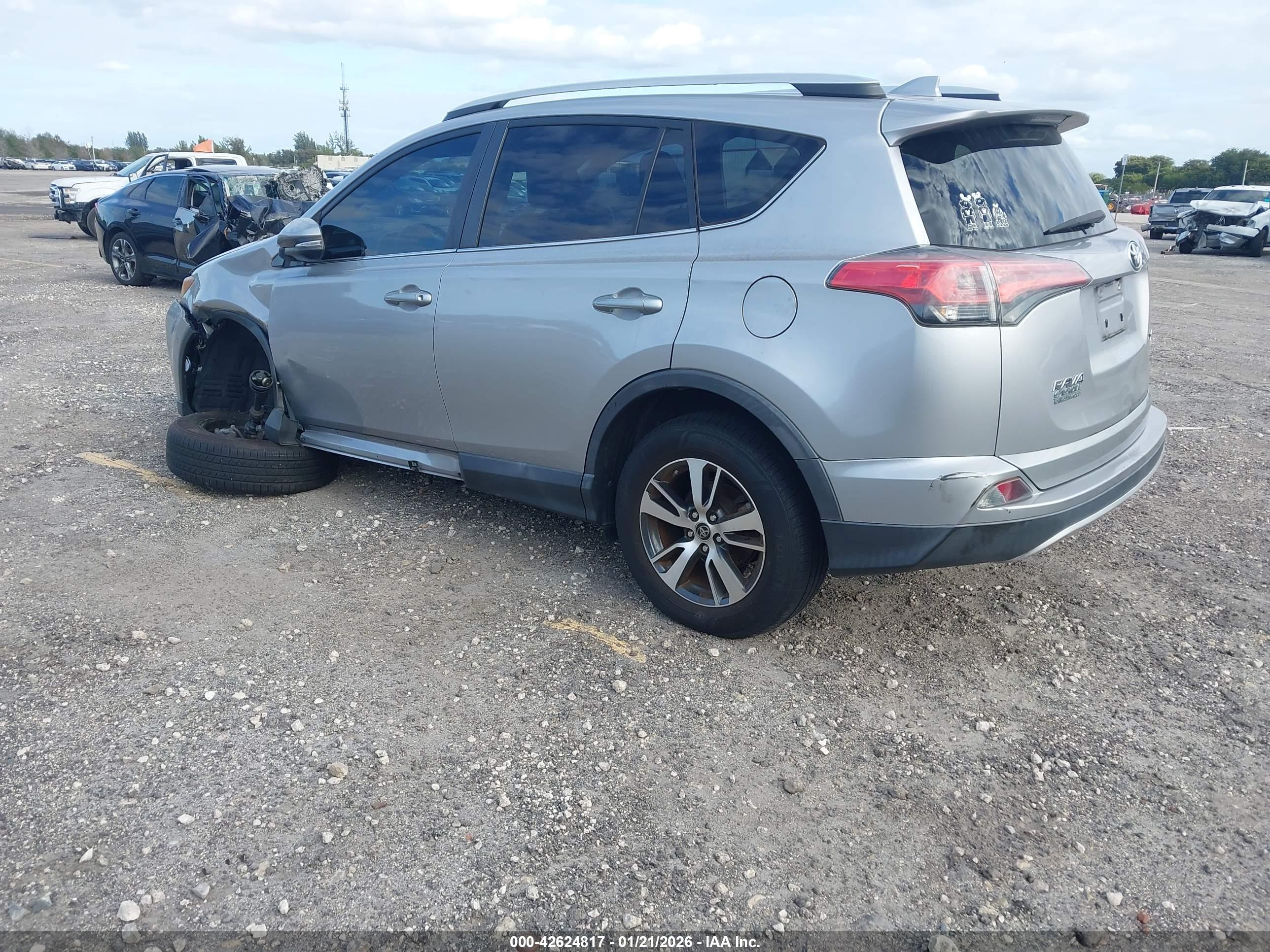 TOYOTA RAV4 image 3