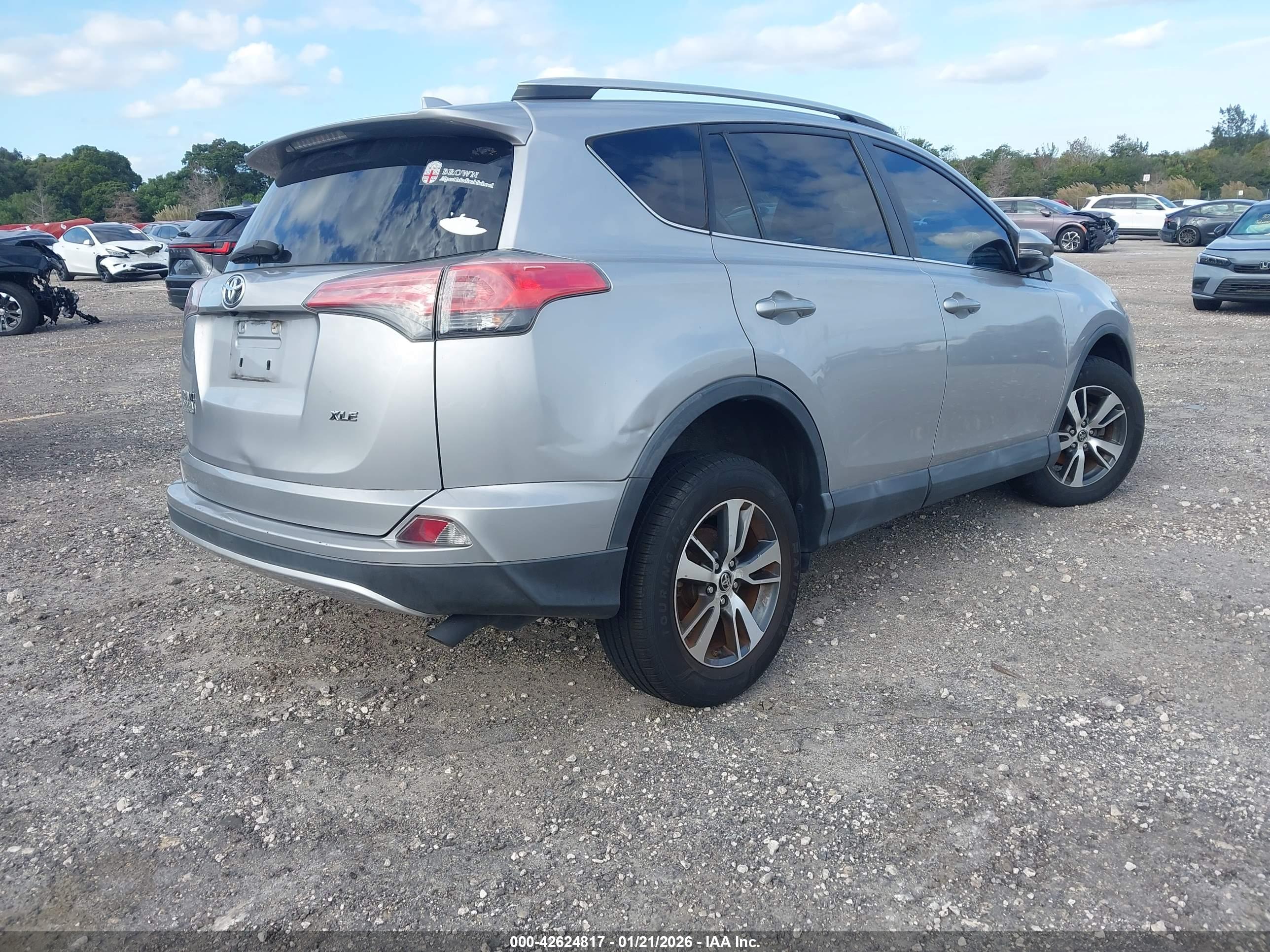 TOYOTA RAV4 image 4