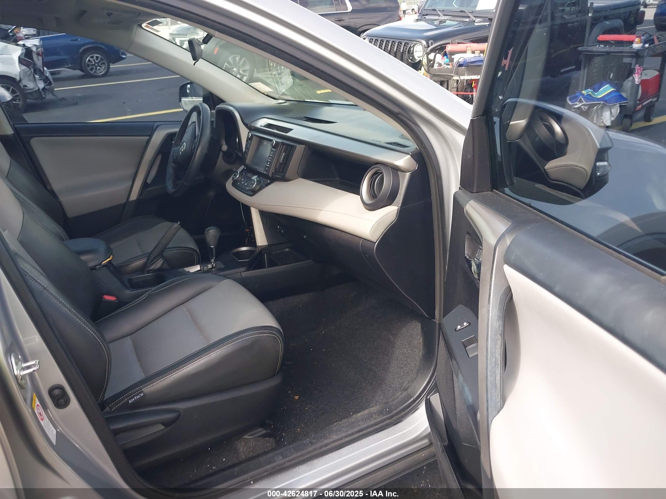 TOYOTA RAV4 image 5