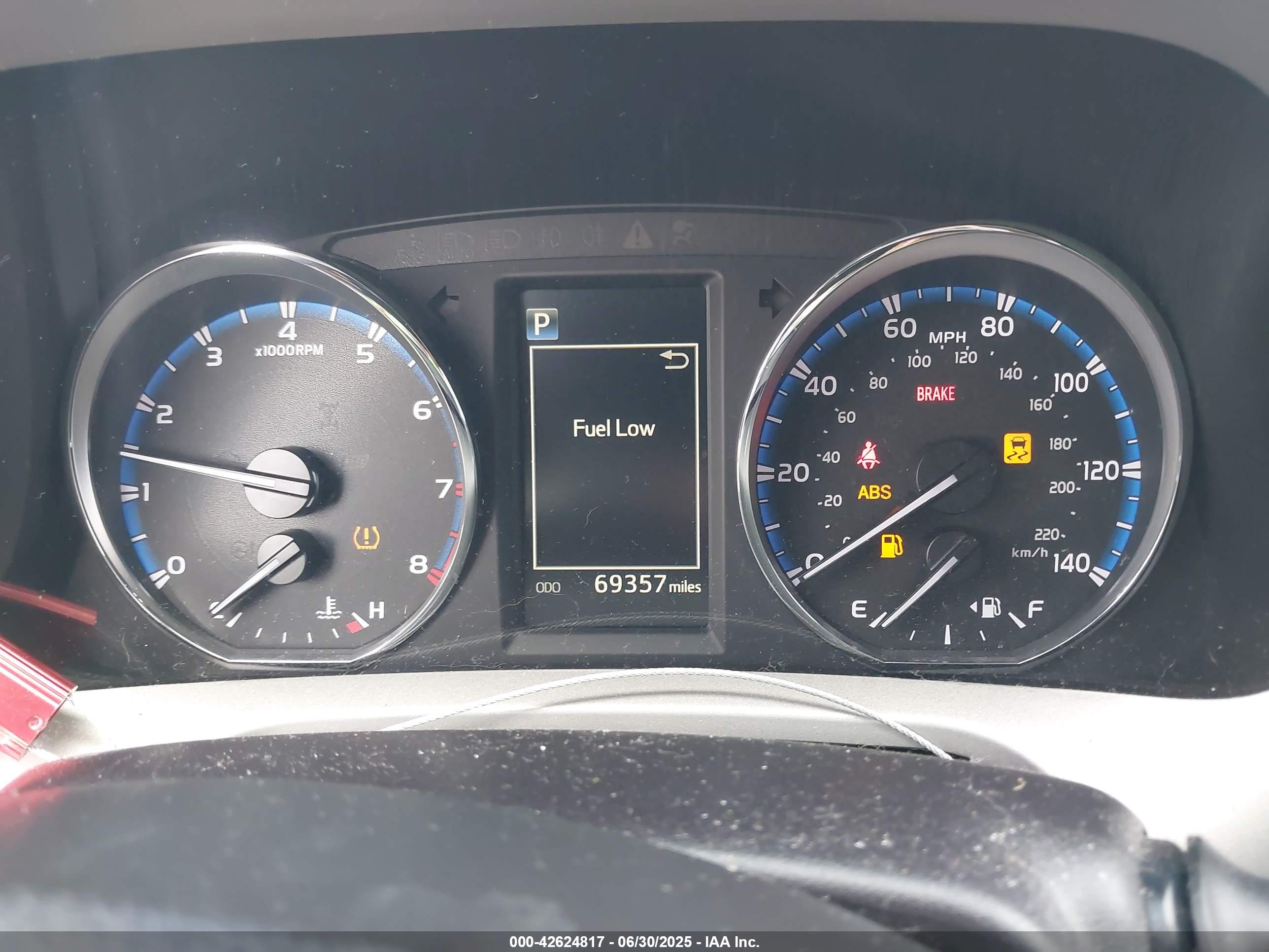 TOYOTA RAV4 image 7