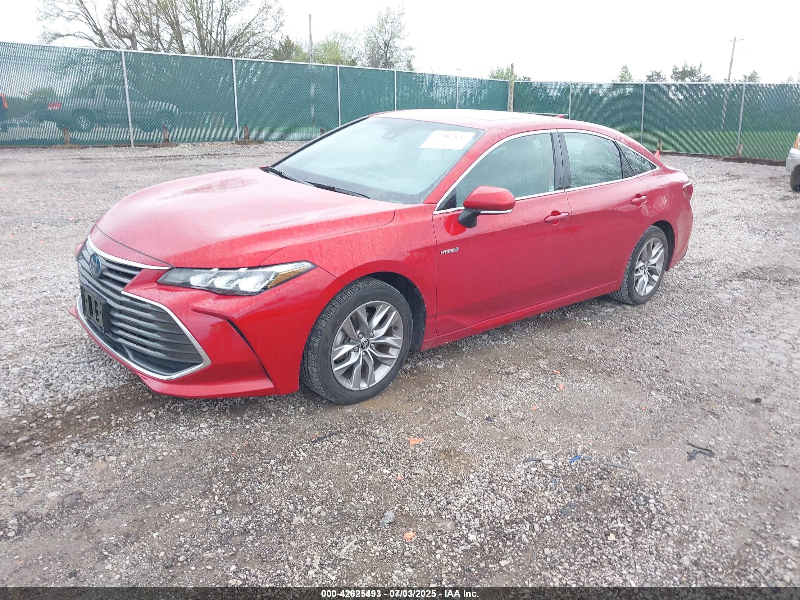 TOYOTA AVALON image 2