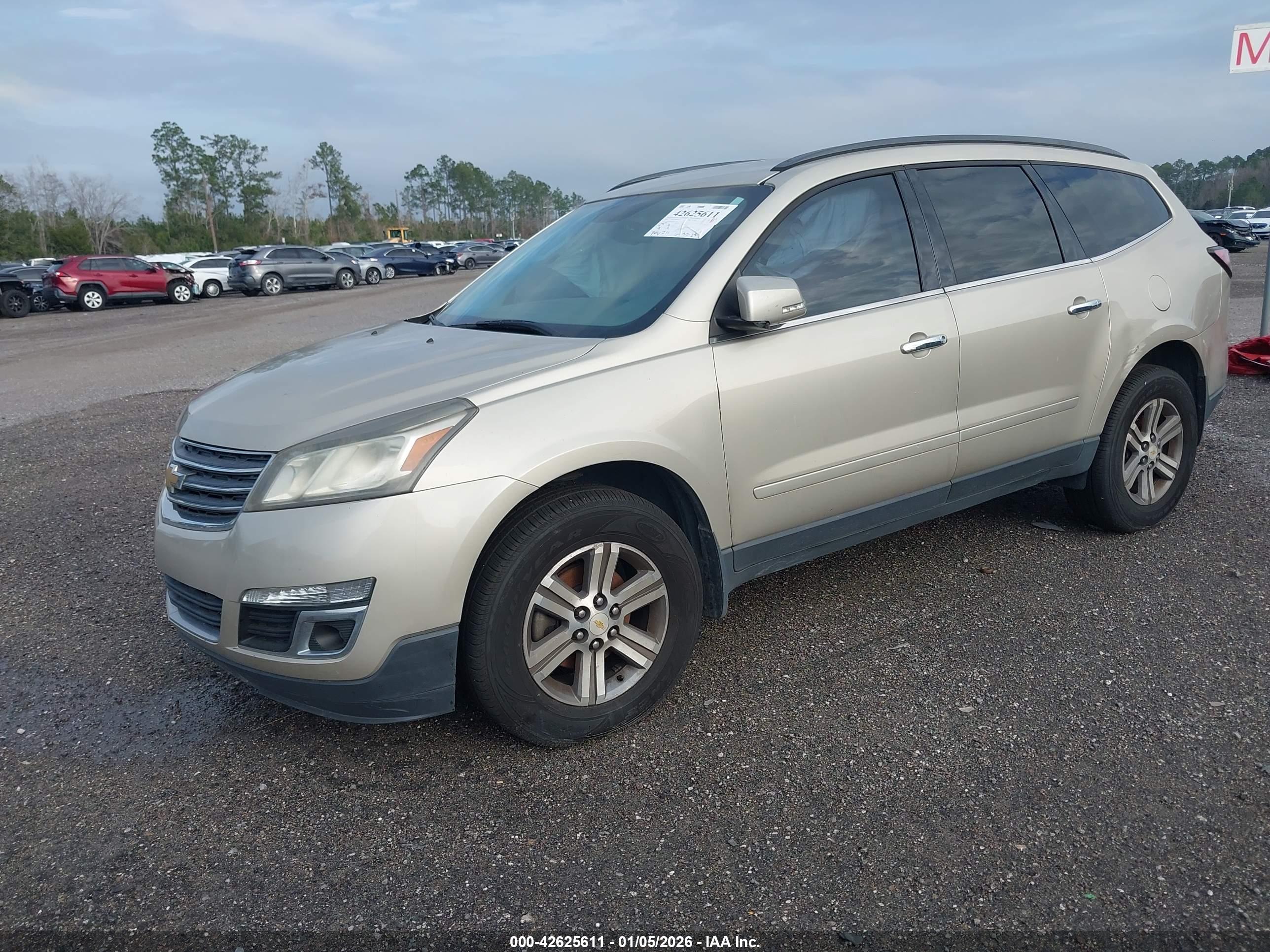 CHEVROLET TRAVERSE image 2