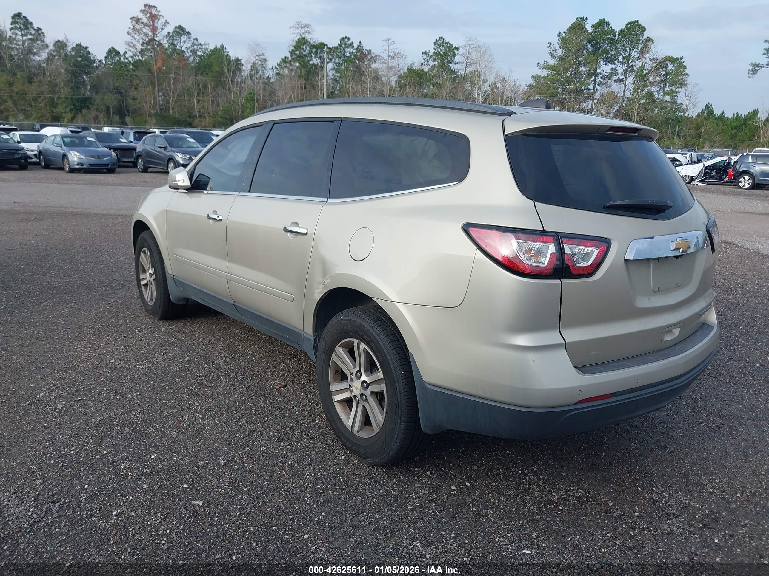 CHEVROLET TRAVERSE image 3
