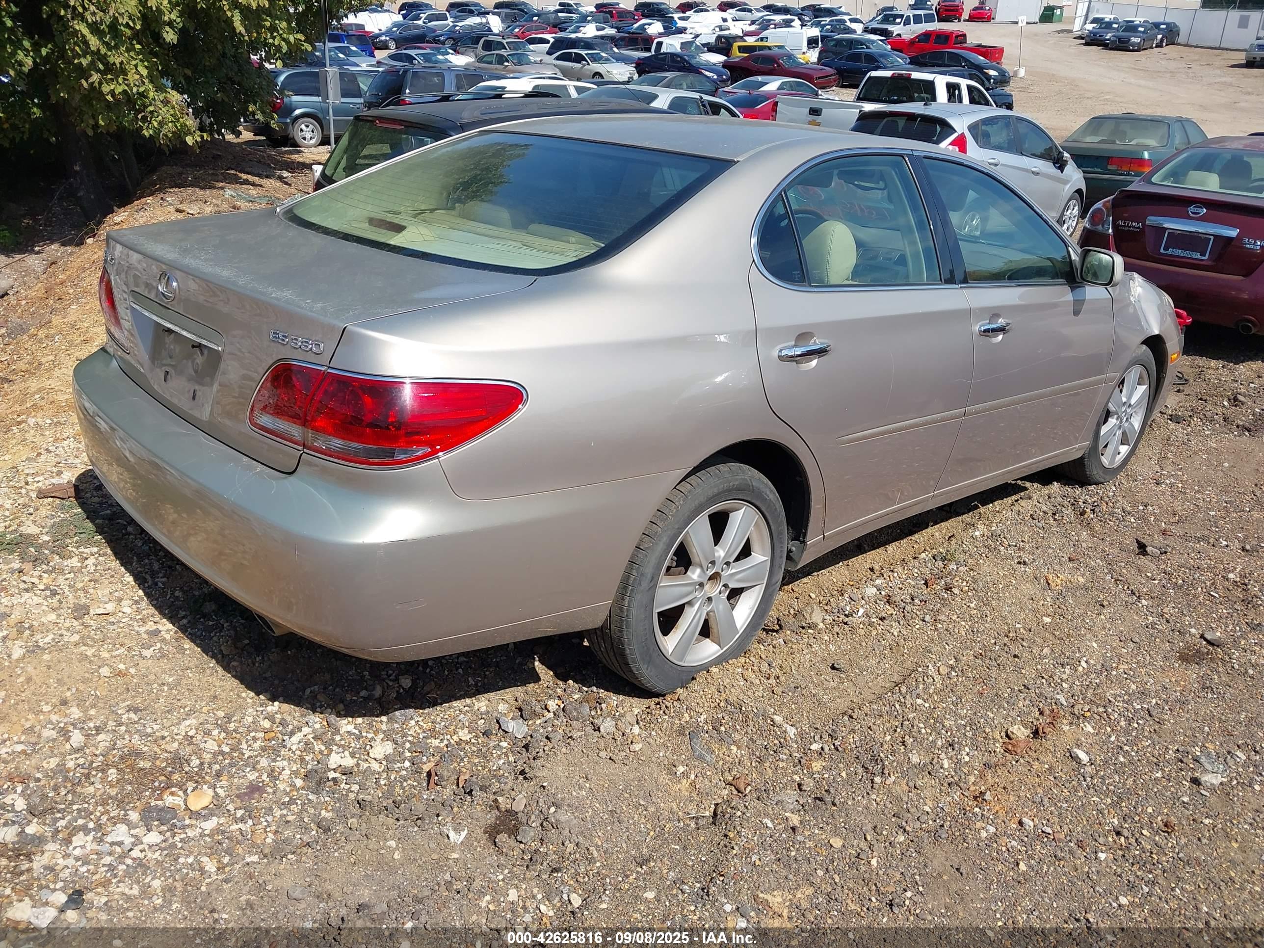 LEXUS ES image 4