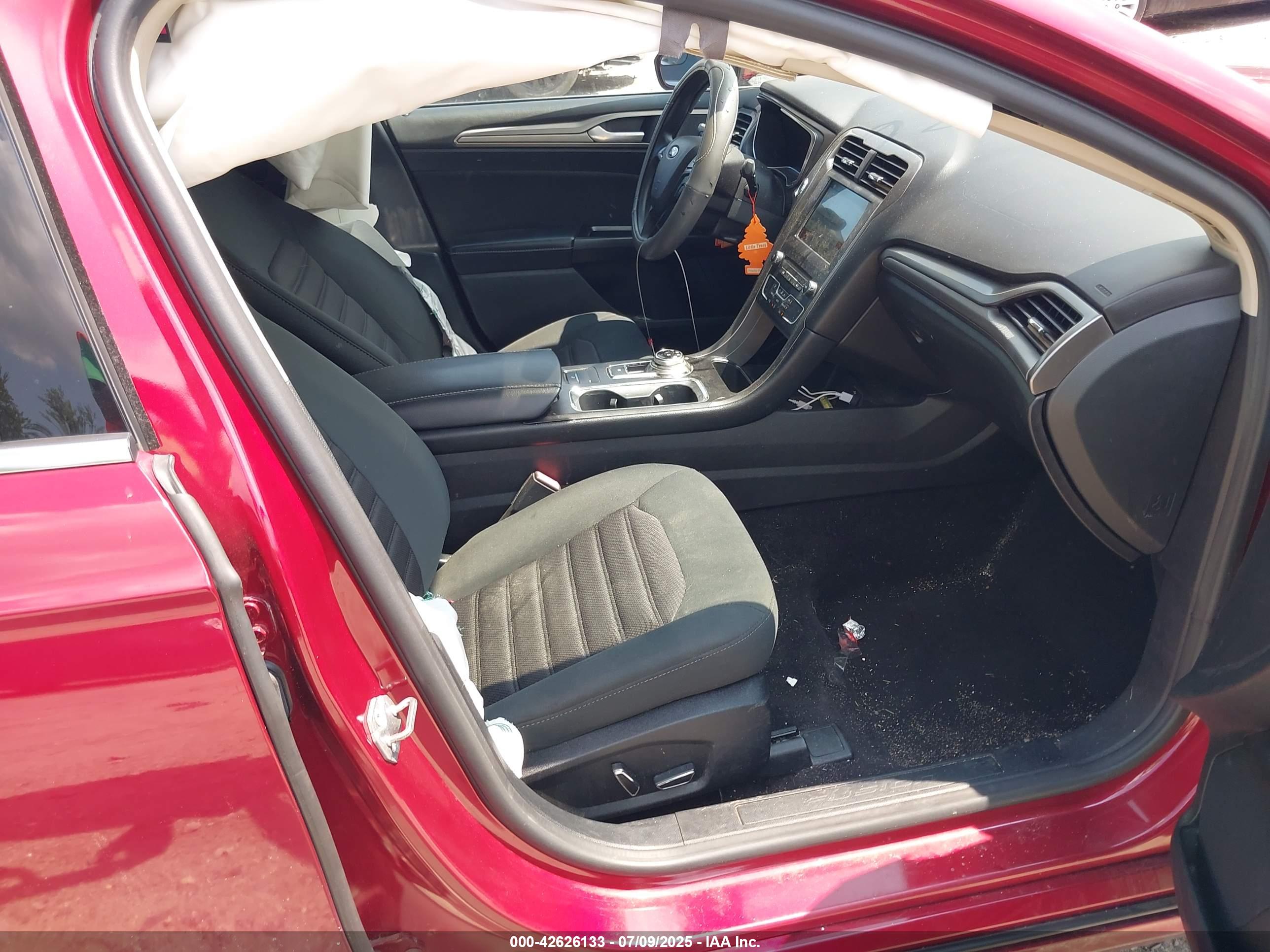 FORD FUSION image 5