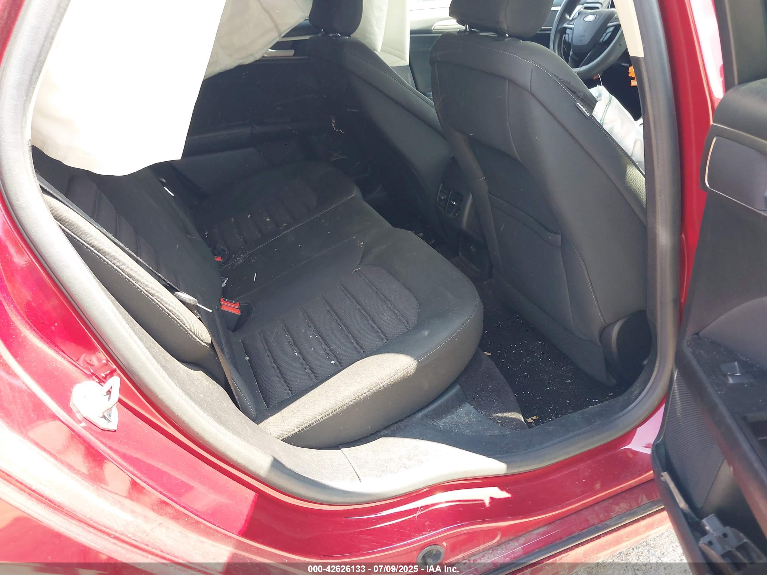 FORD FUSION image 8