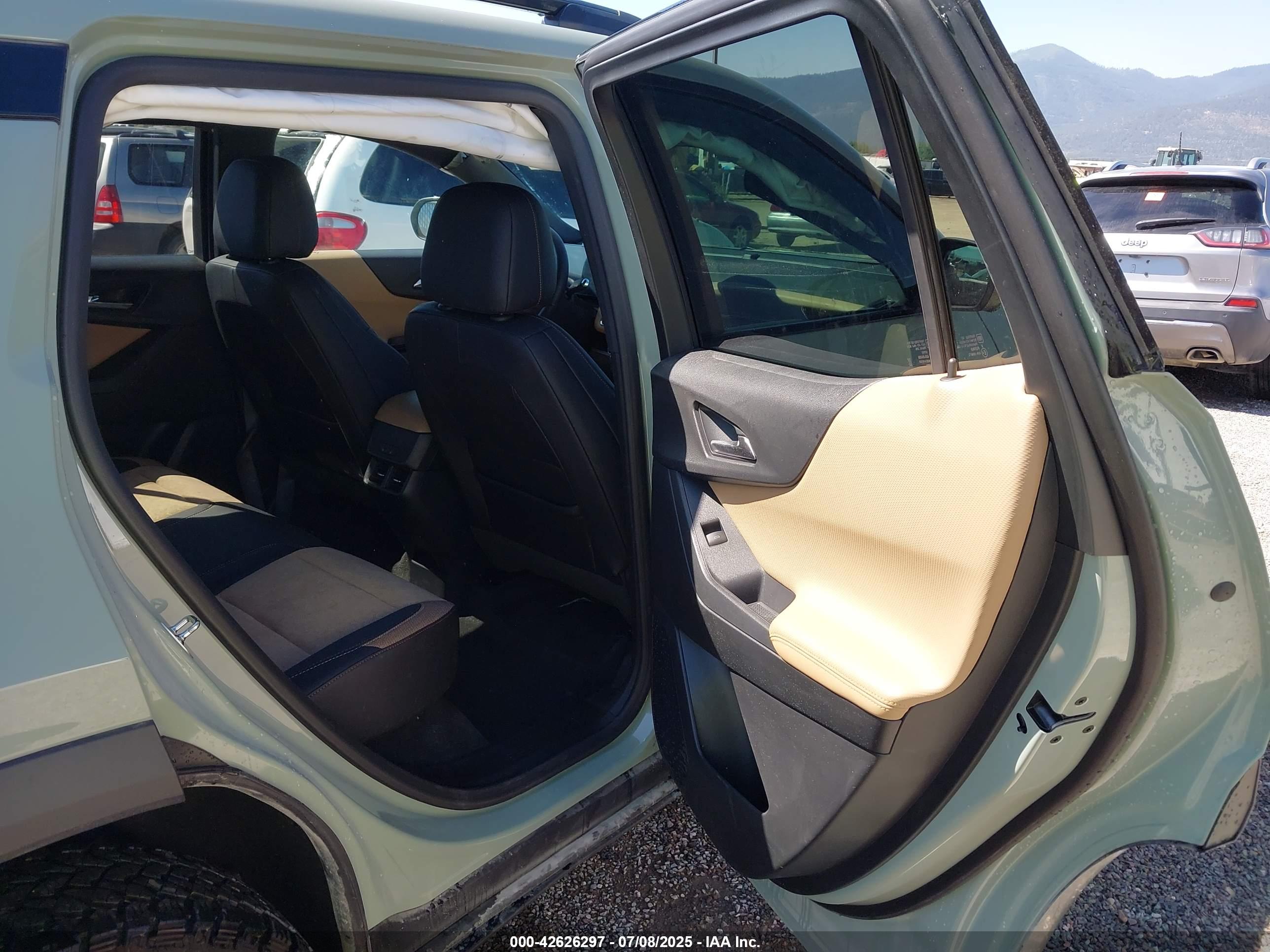 CHEVROLET EQUINOX image 8