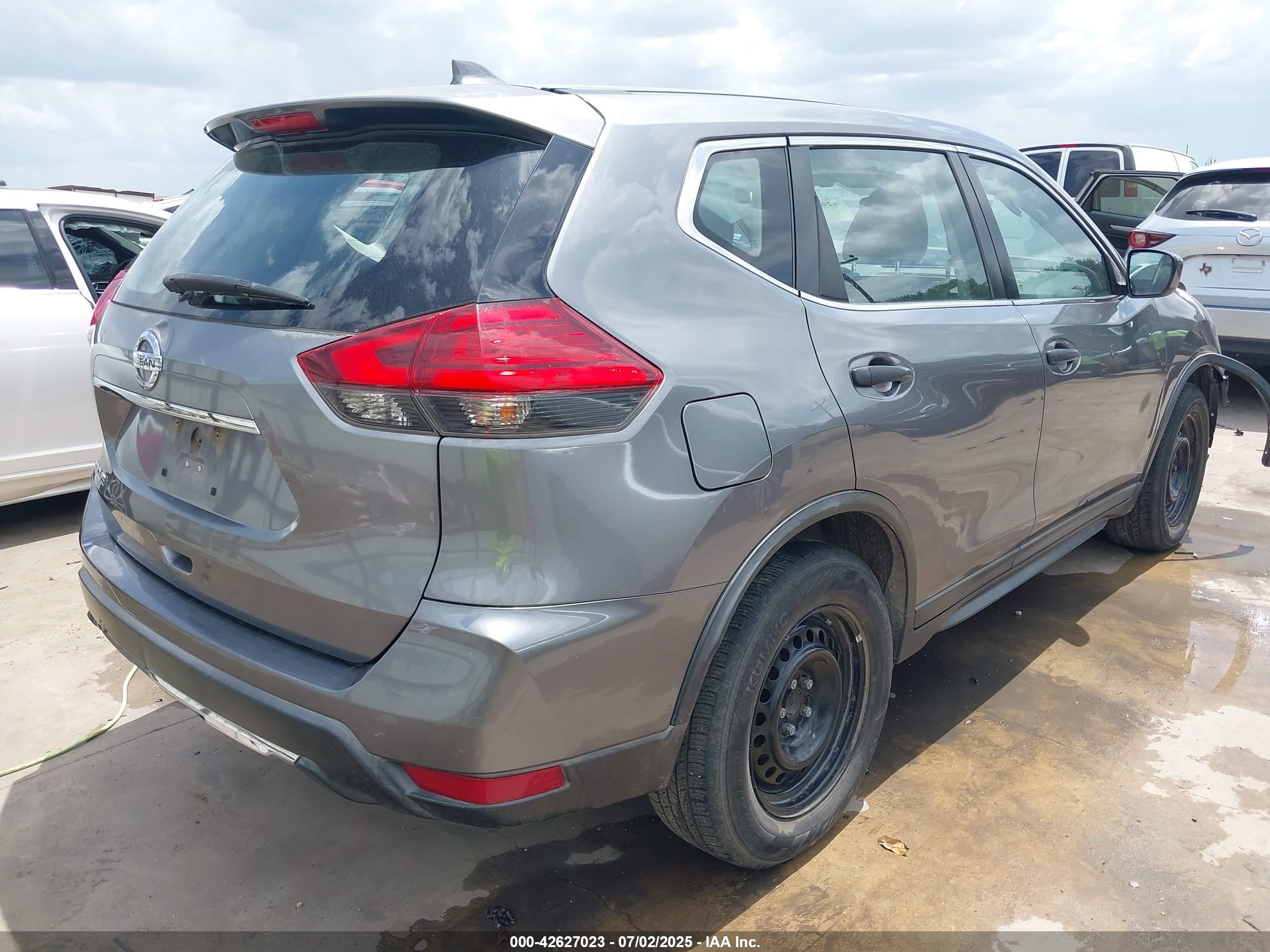 NISSAN ROGUE image 4