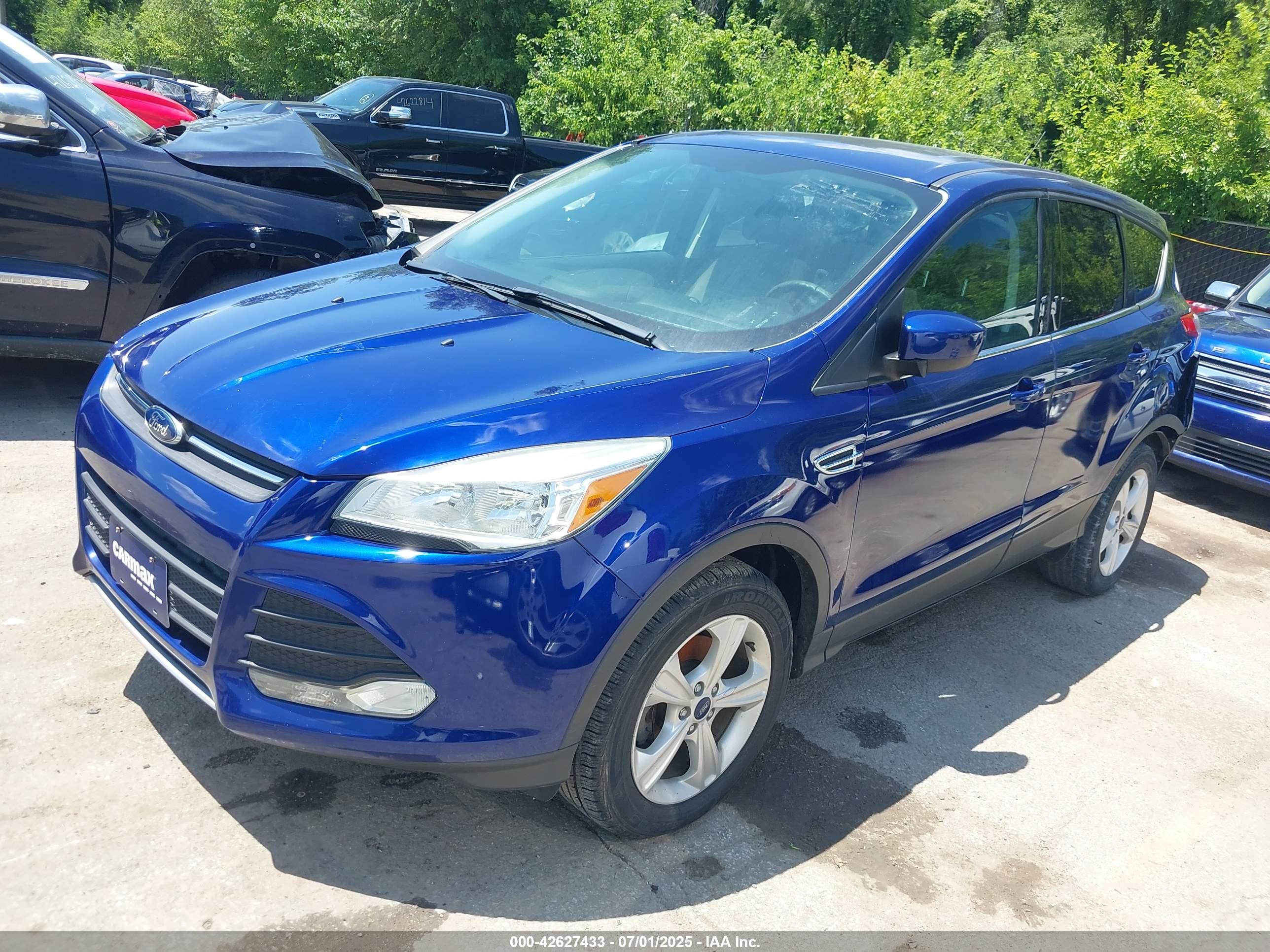 FORD ESCAPE image 2