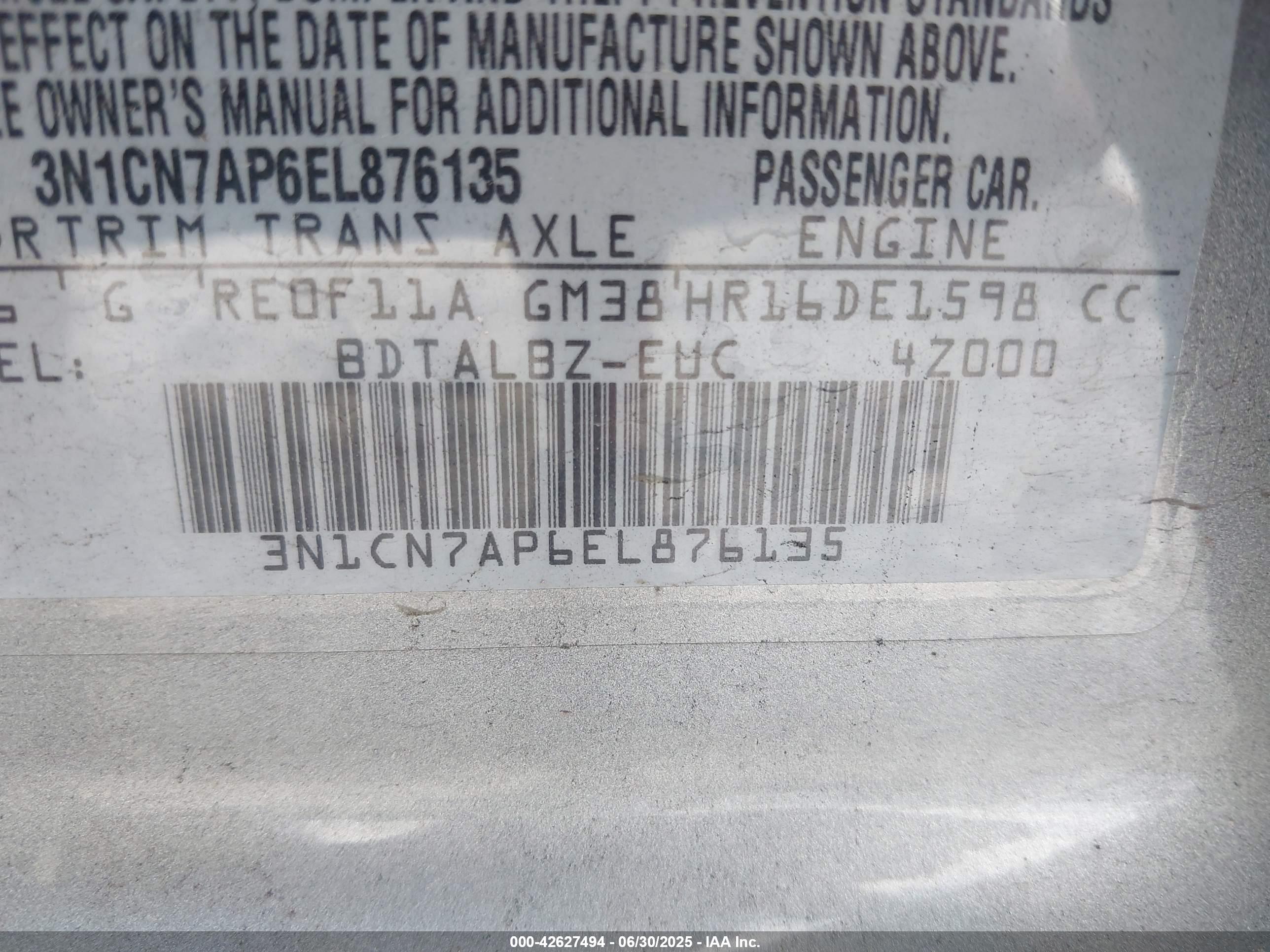 NISSAN VERSA image 9