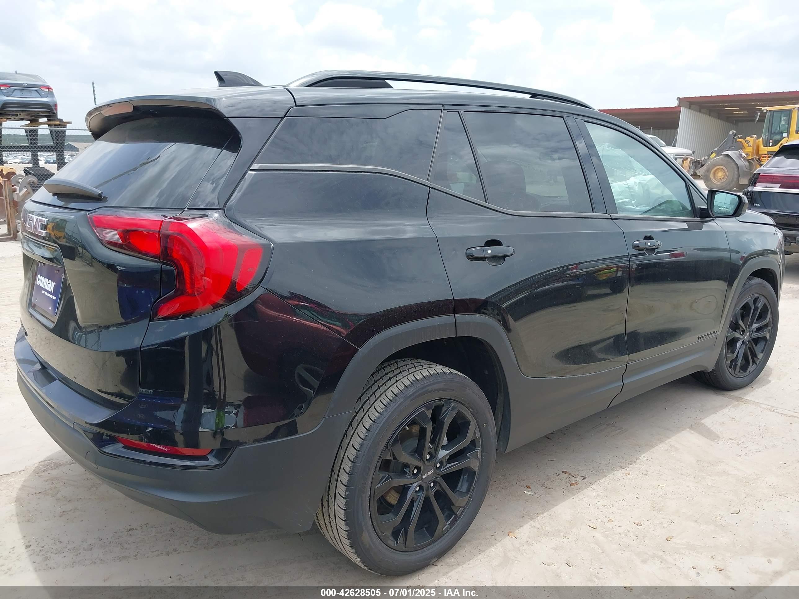 GMC TERRAIN image 4