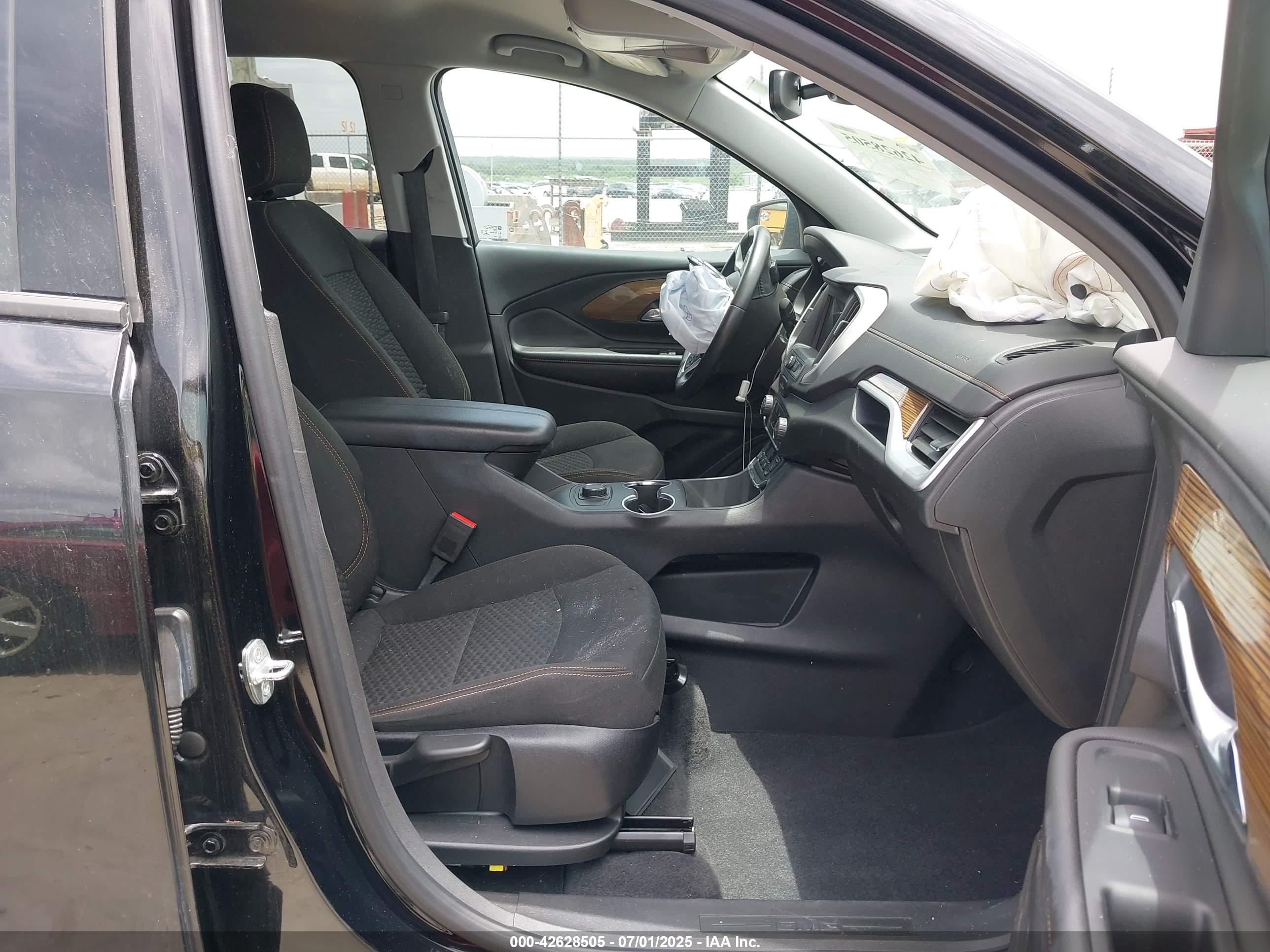 GMC TERRAIN image 5
