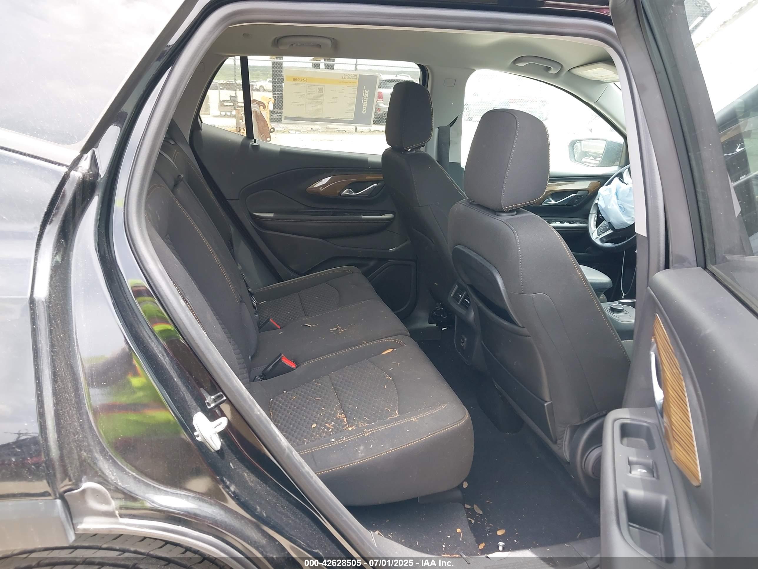 GMC TERRAIN image 8