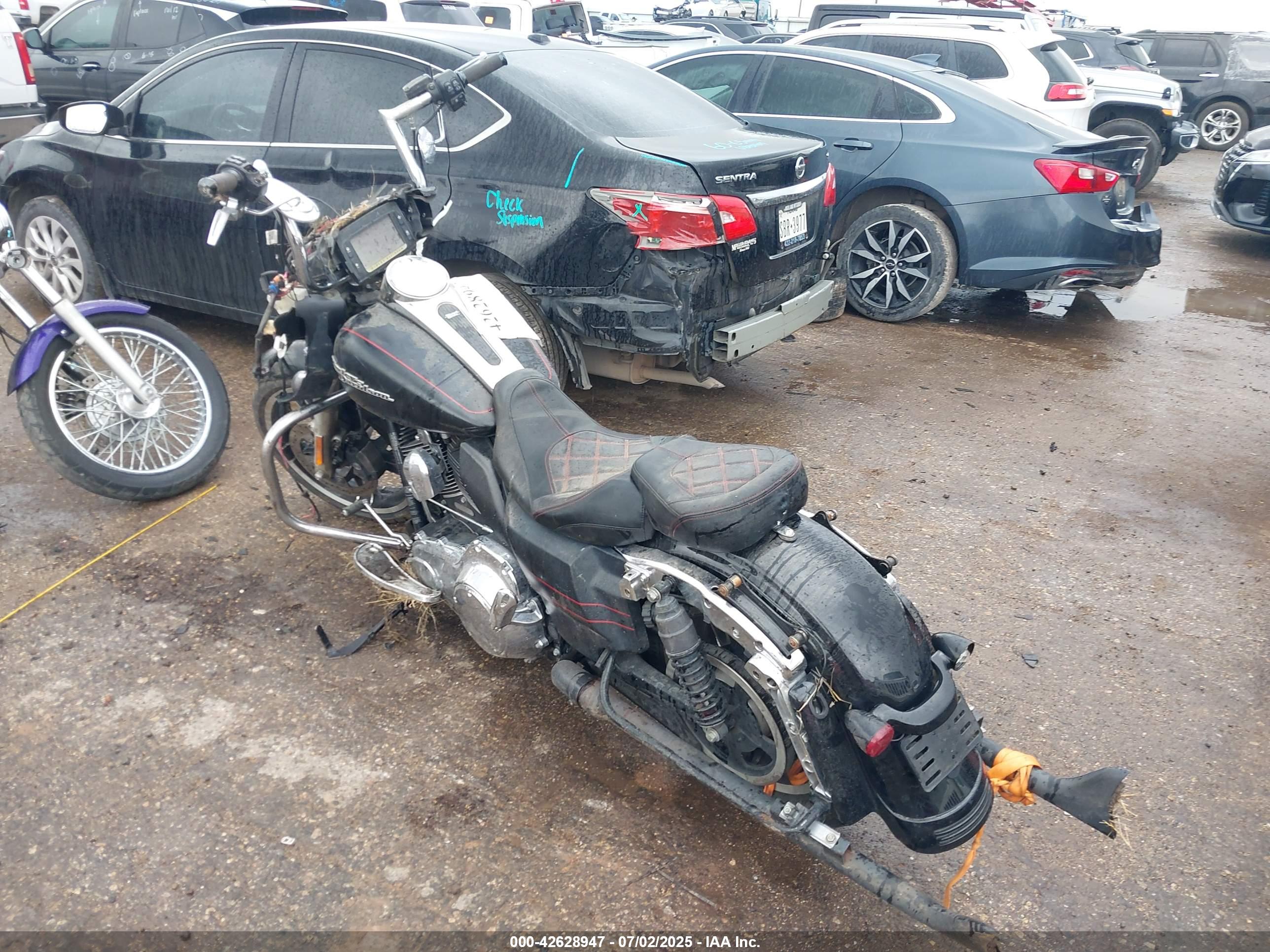 HARLEY-DAVIDSON FLHXS image 3
