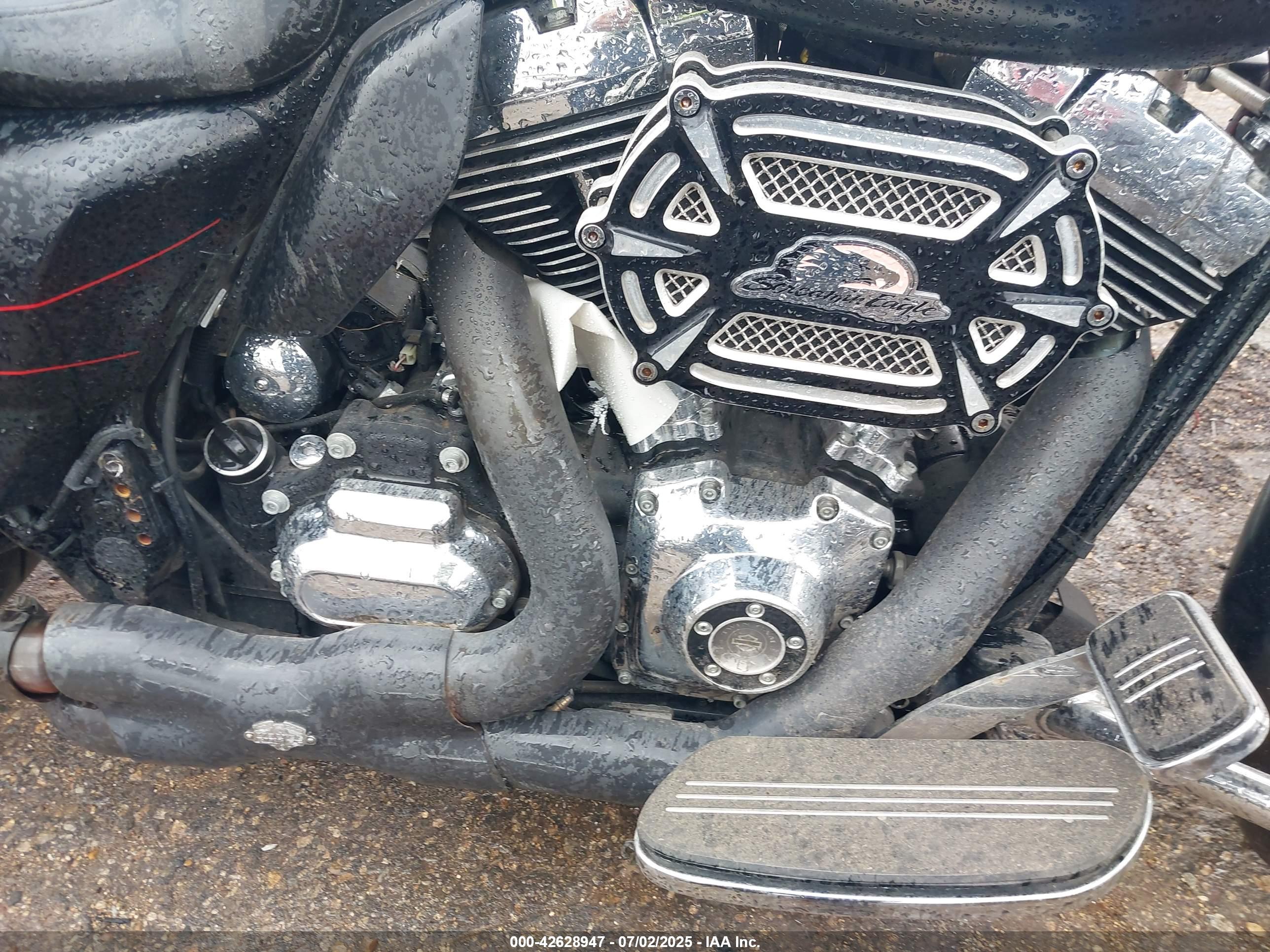 HARLEY-DAVIDSON FLHXS image 8