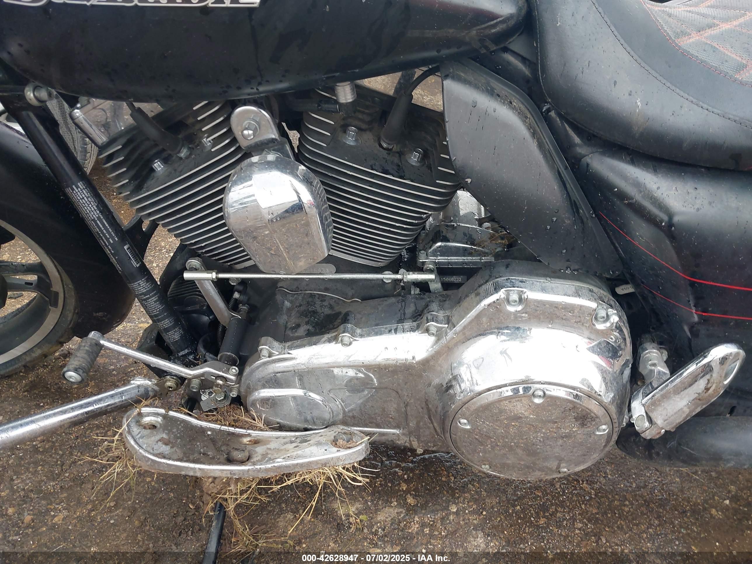 HARLEY-DAVIDSON FLHXS image 9