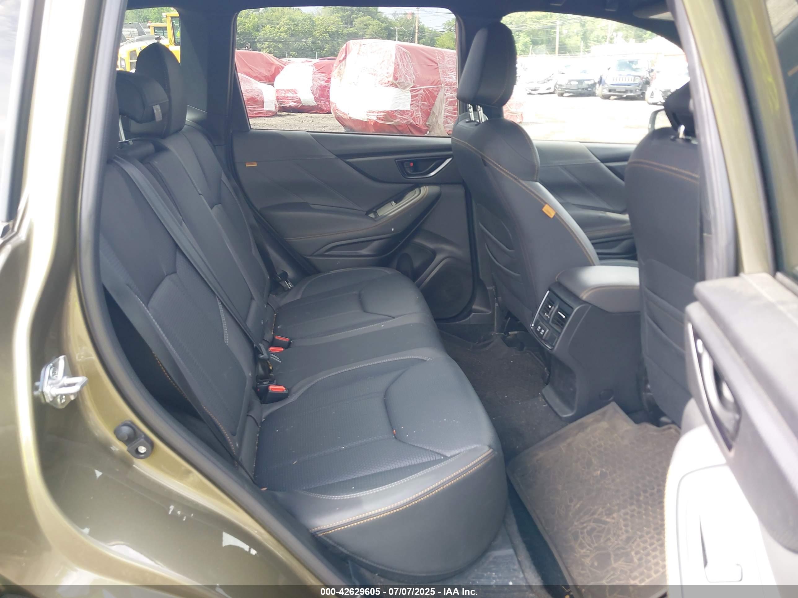 SUBARU FORESTER image 8