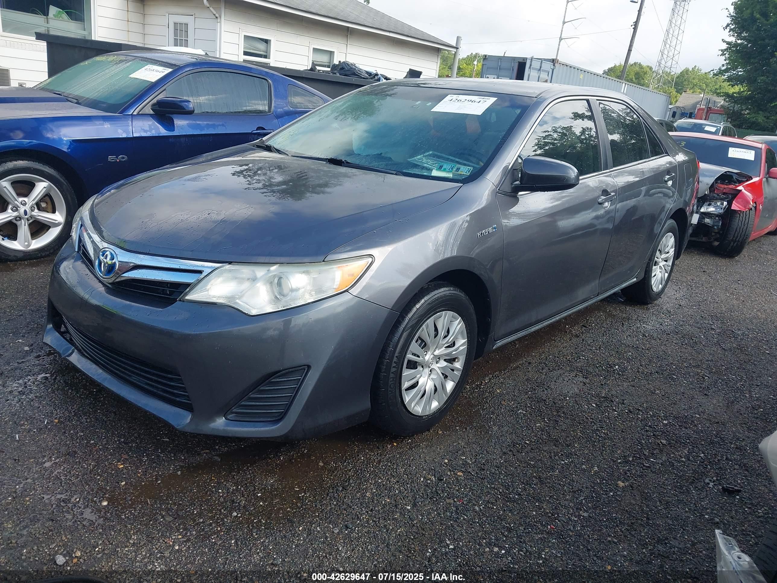 TOYOTA CAMRY image 2