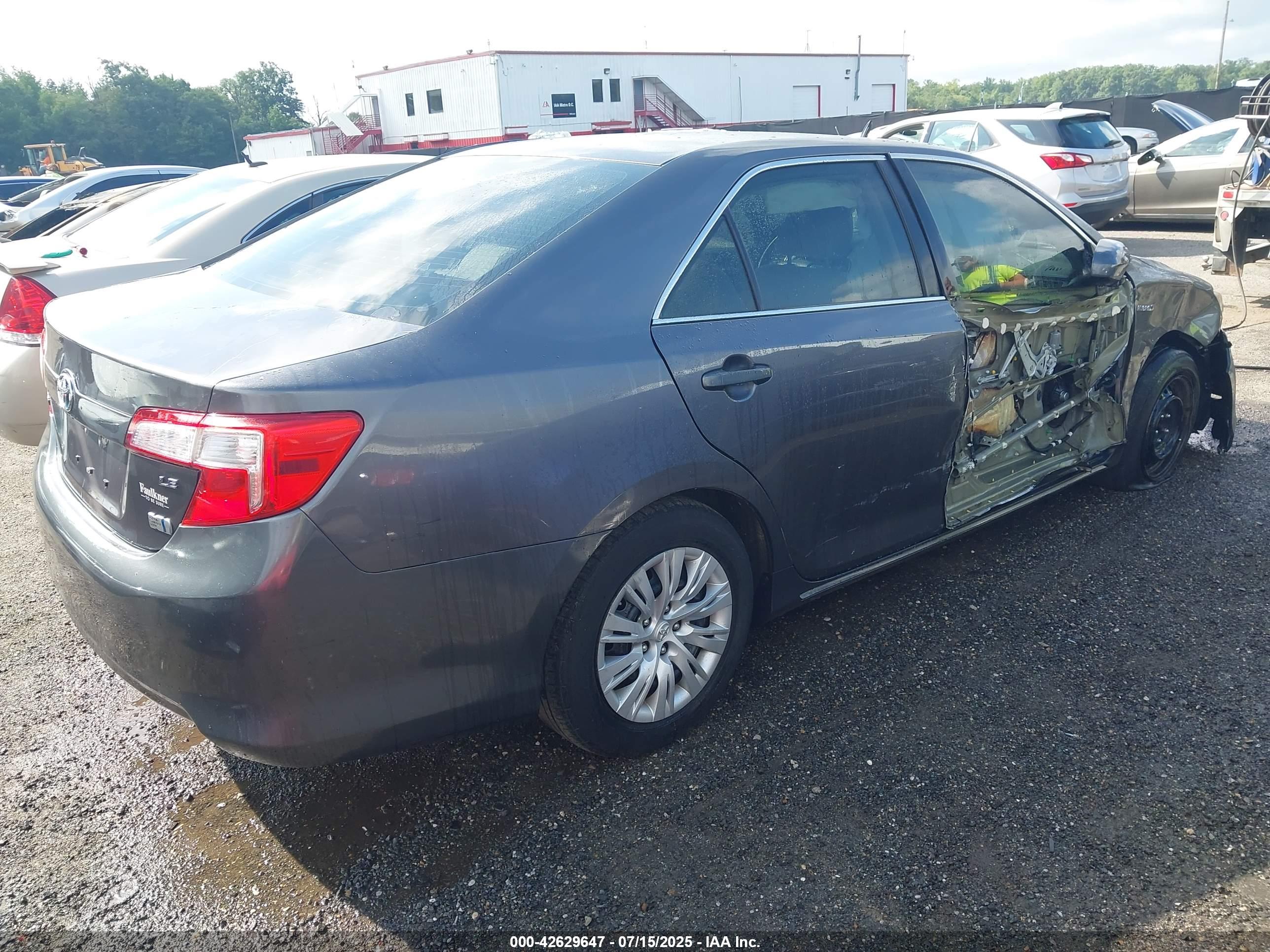 TOYOTA CAMRY image 4