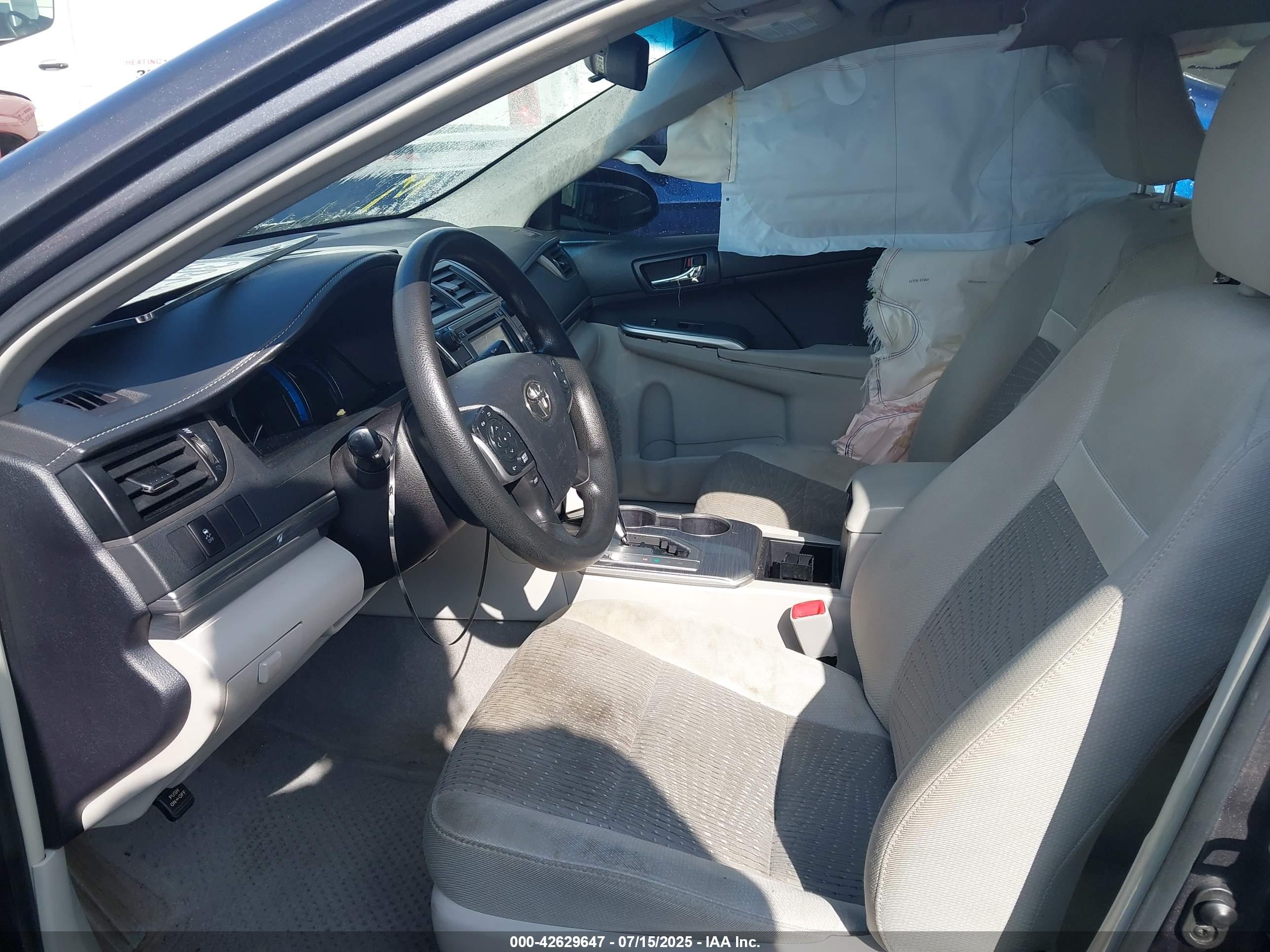 TOYOTA CAMRY image 5