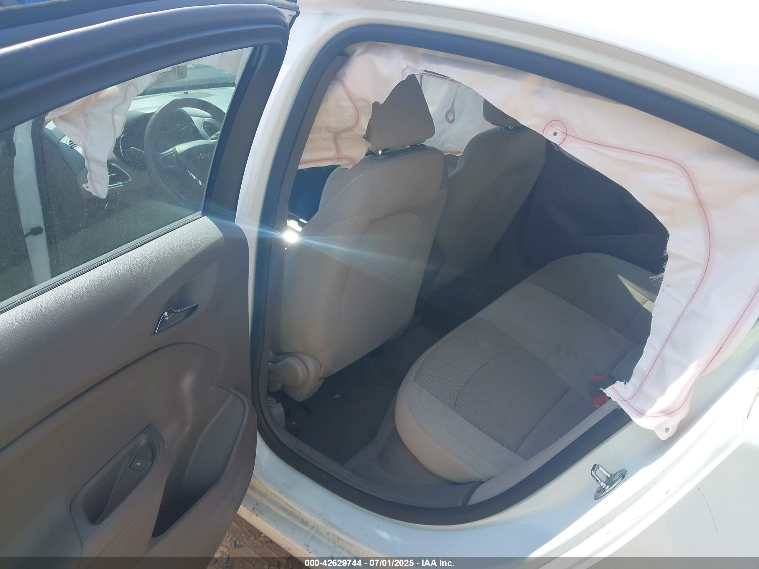CHEVROLET CRUZE image 8
