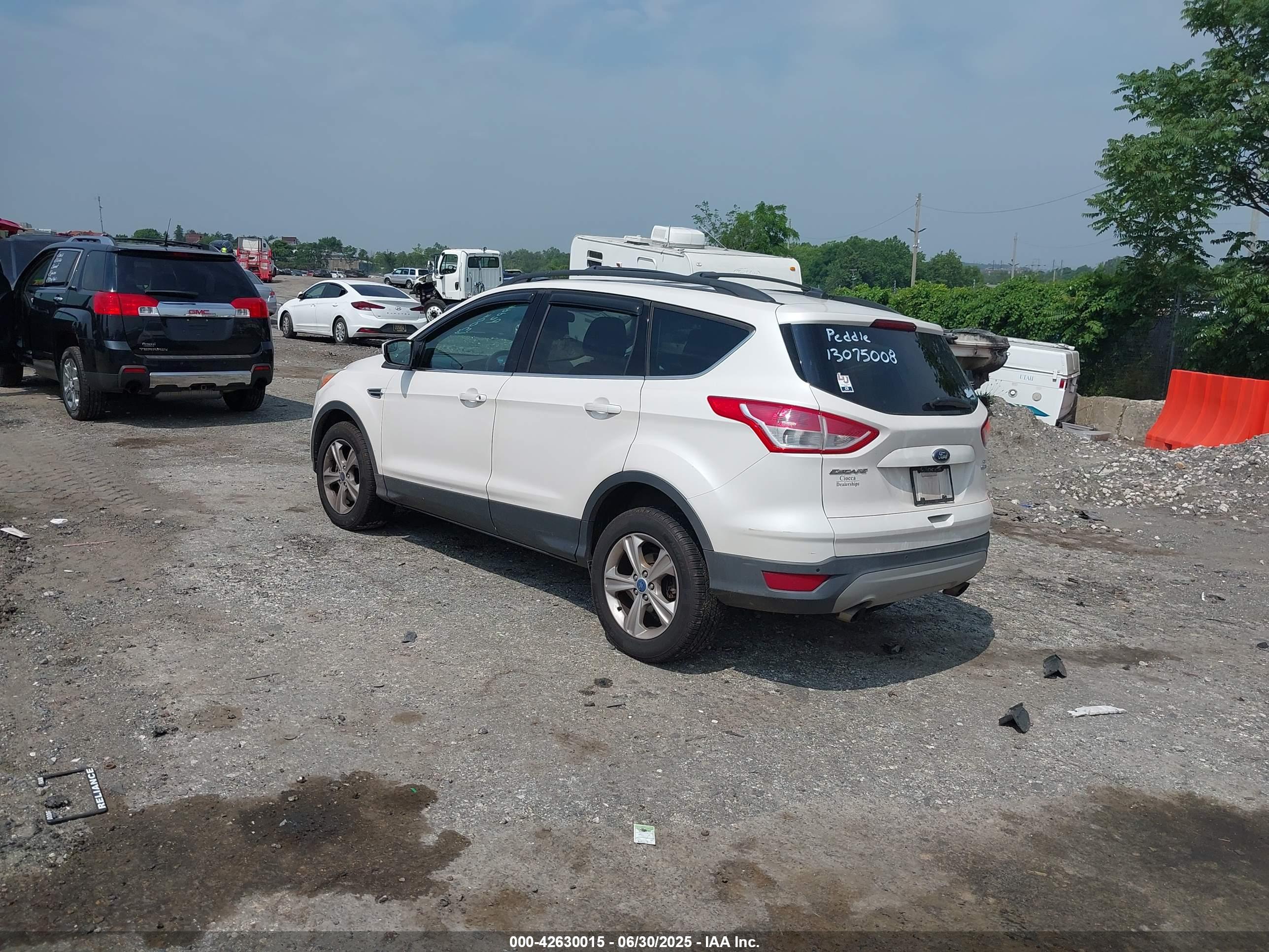 FORD ESCAPE image 3