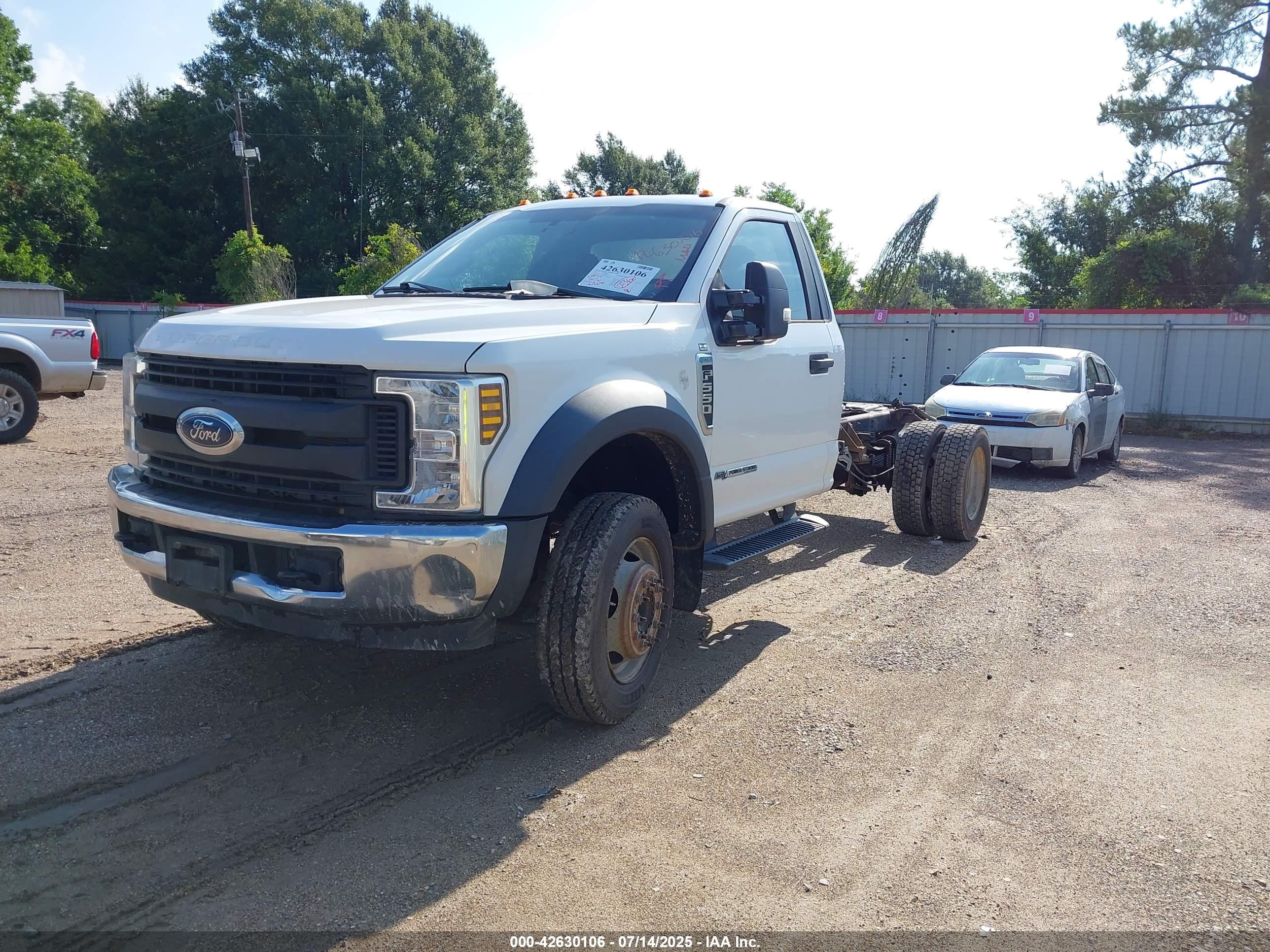FORD F-550 image 2