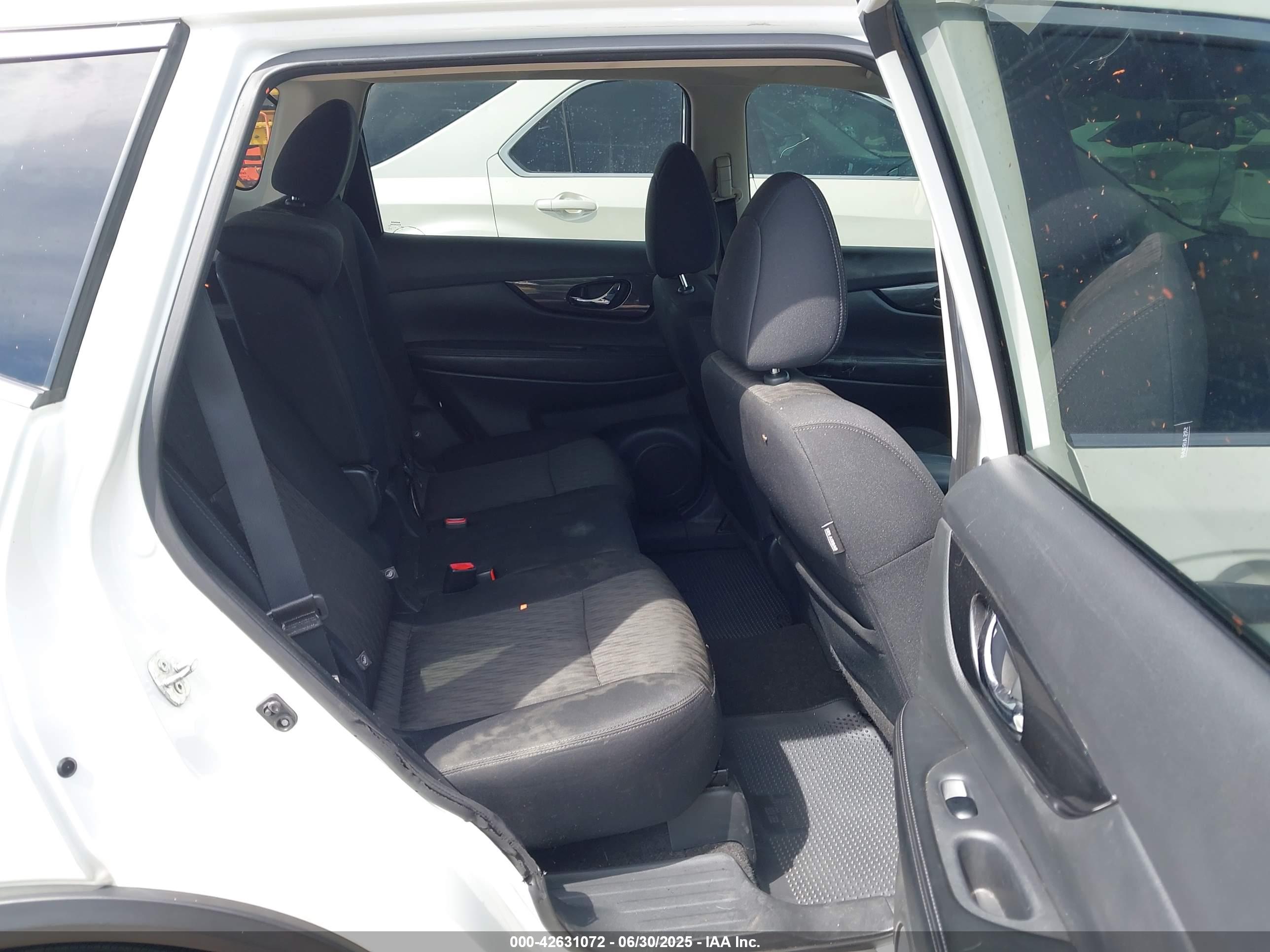 NISSAN ROGUE image 8