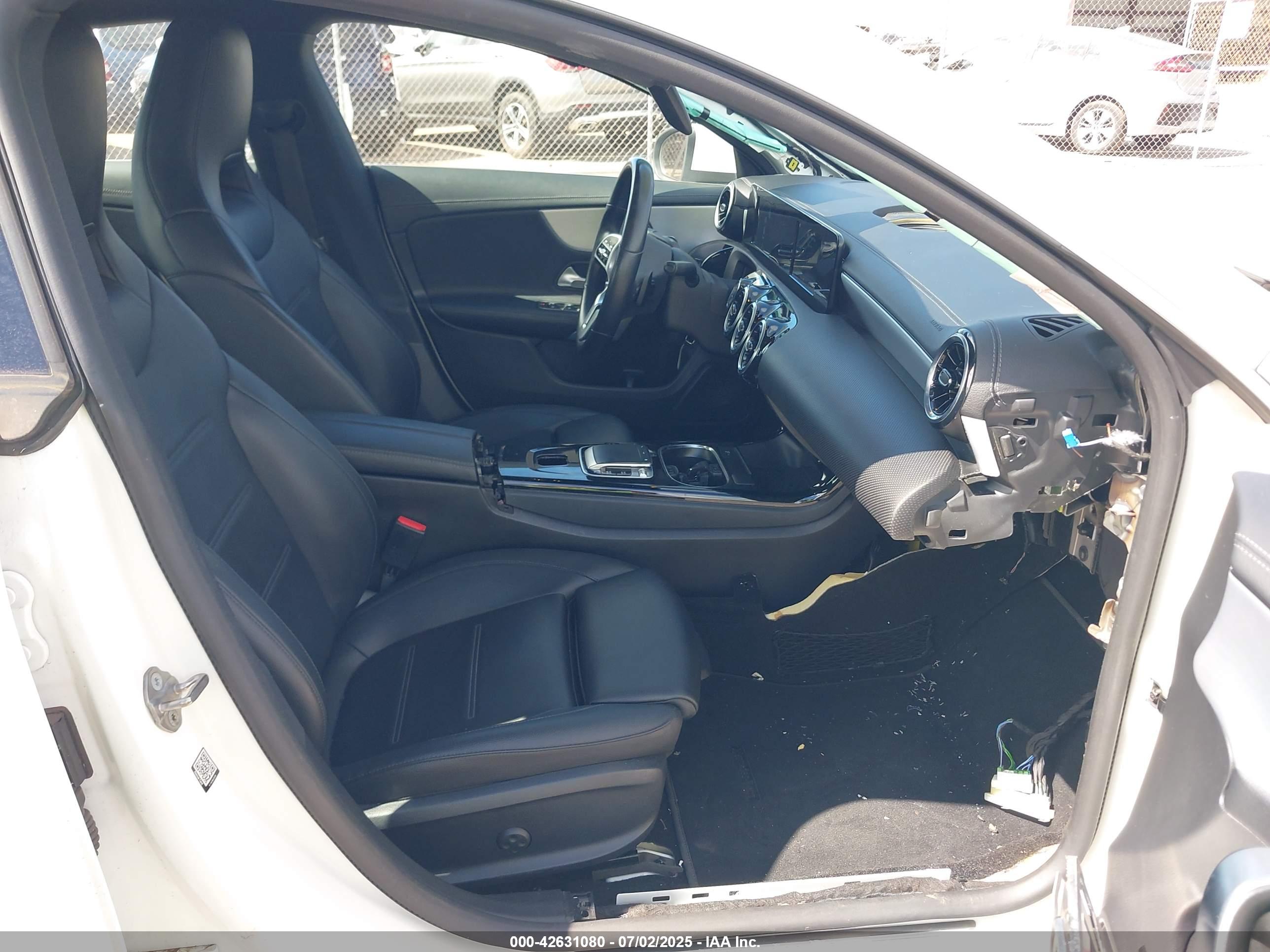 MERCEDES-BENZ CLA image 5