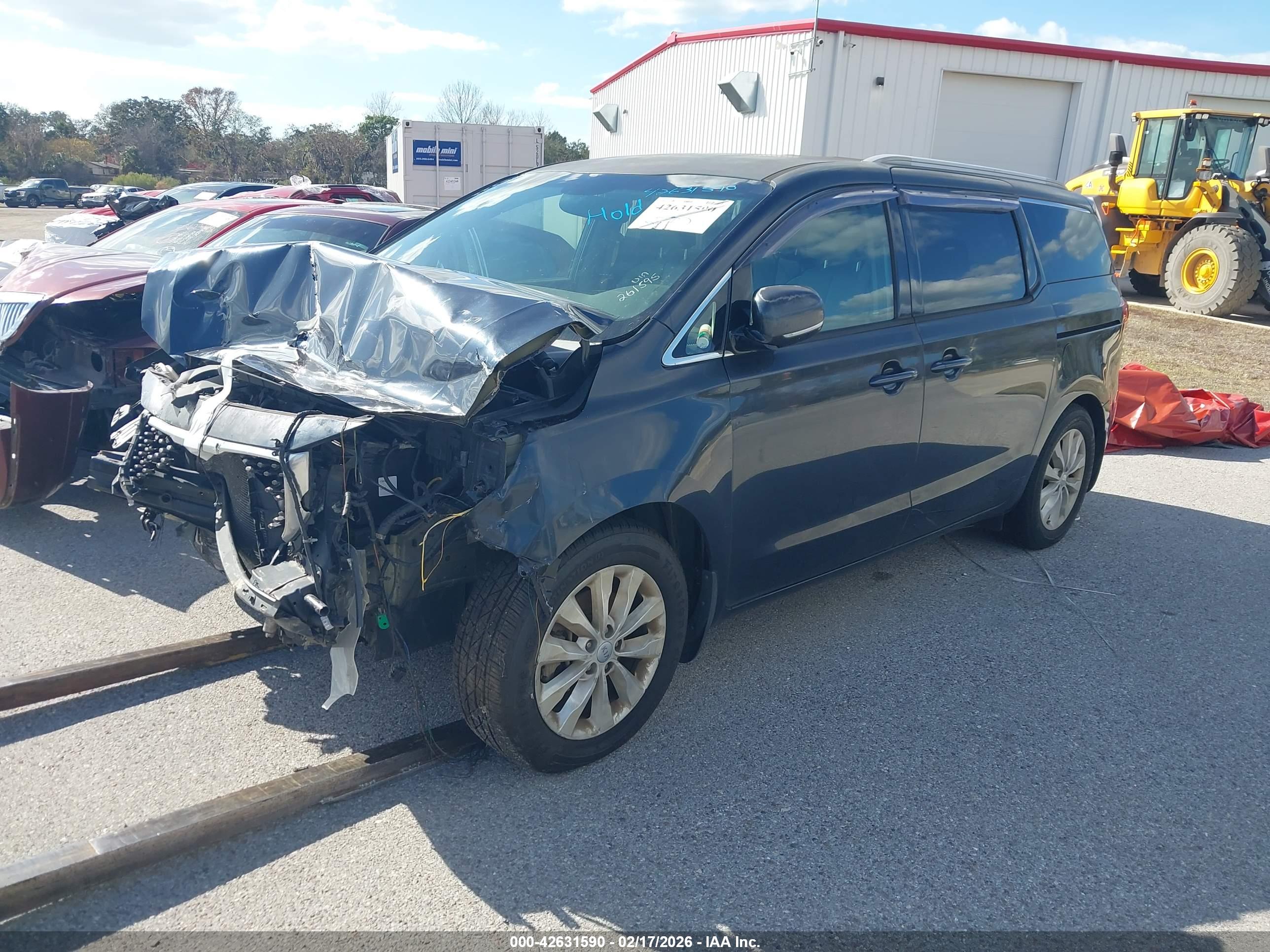 KIA SEDONA image 2