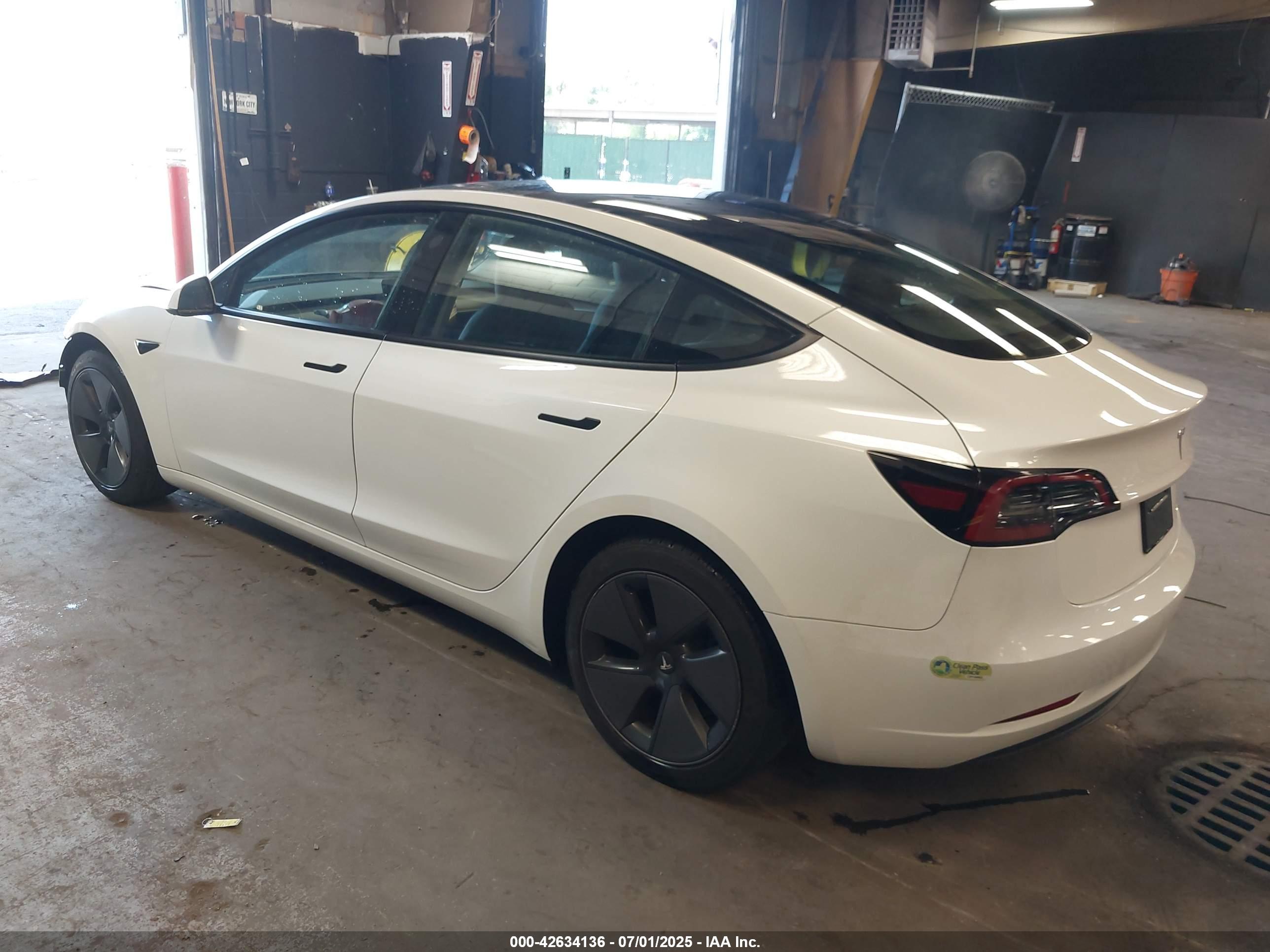 TESLA MODEL image 3