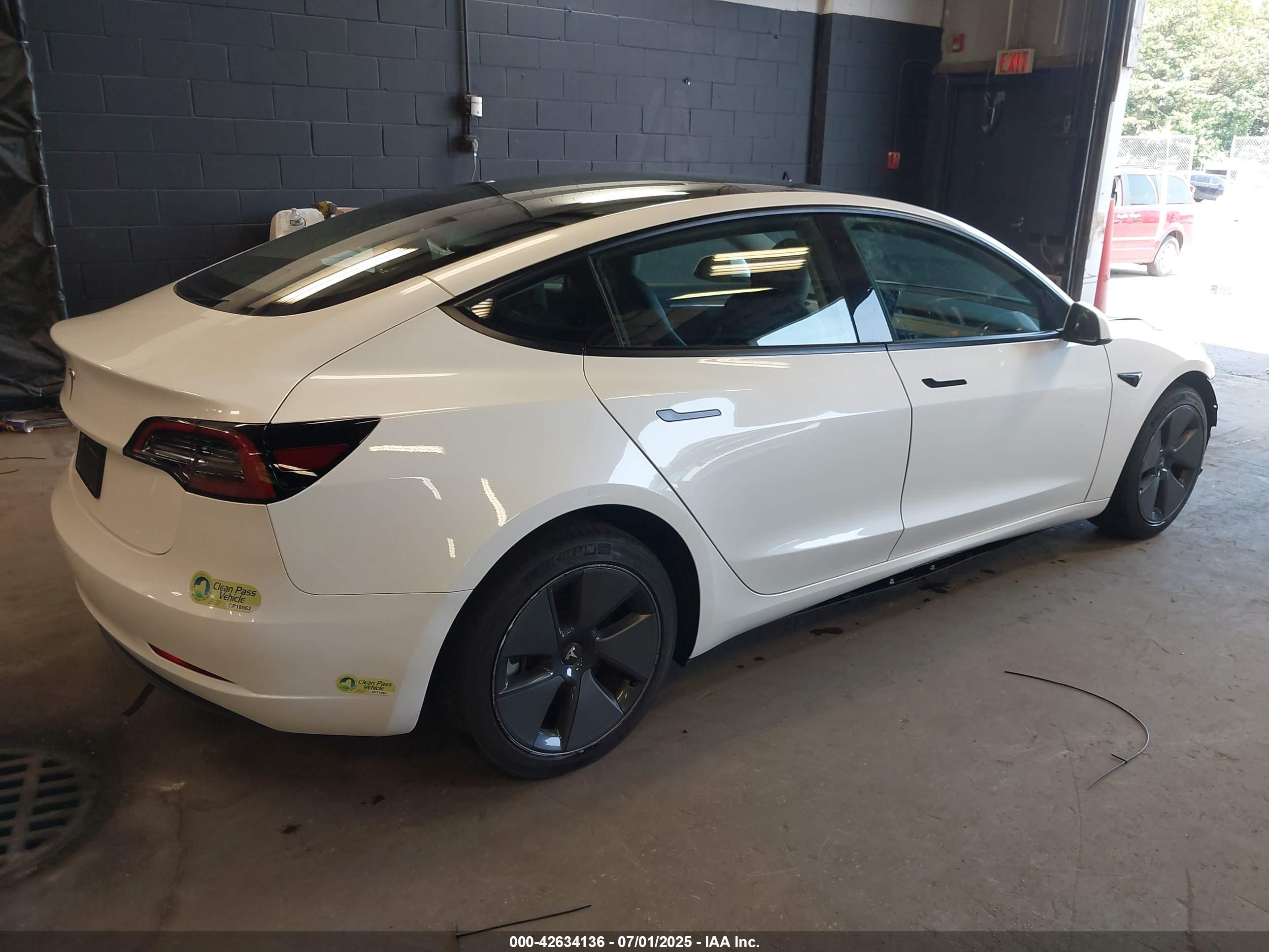 TESLA MODEL image 4