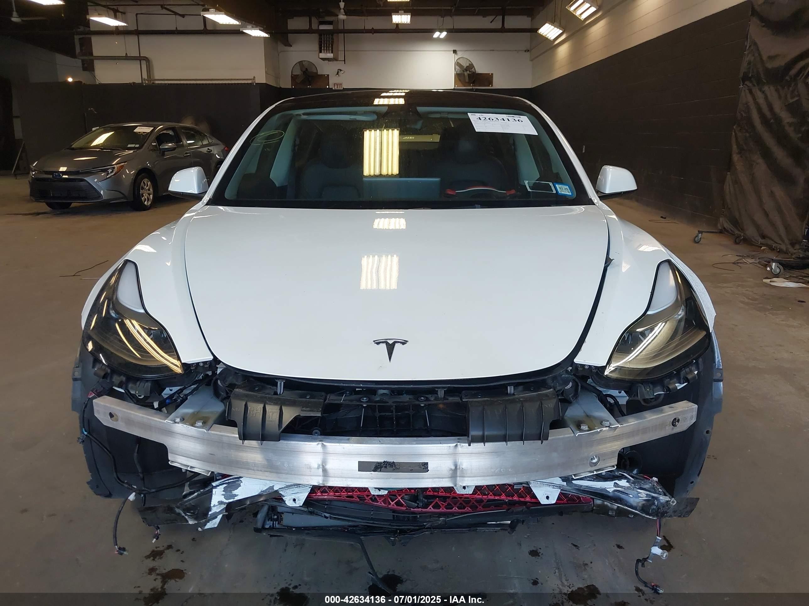 TESLA MODEL image 6