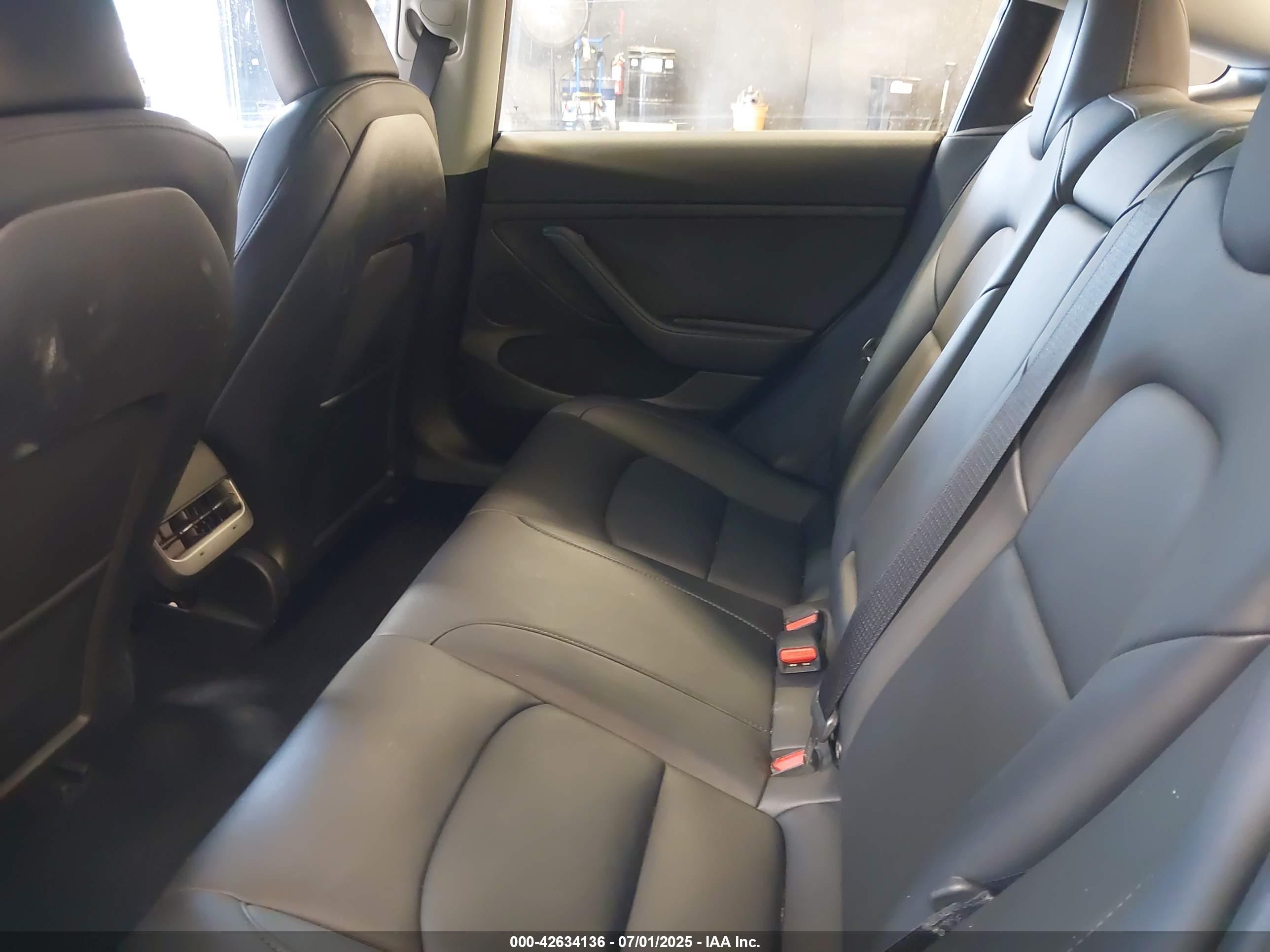 TESLA MODEL image 8