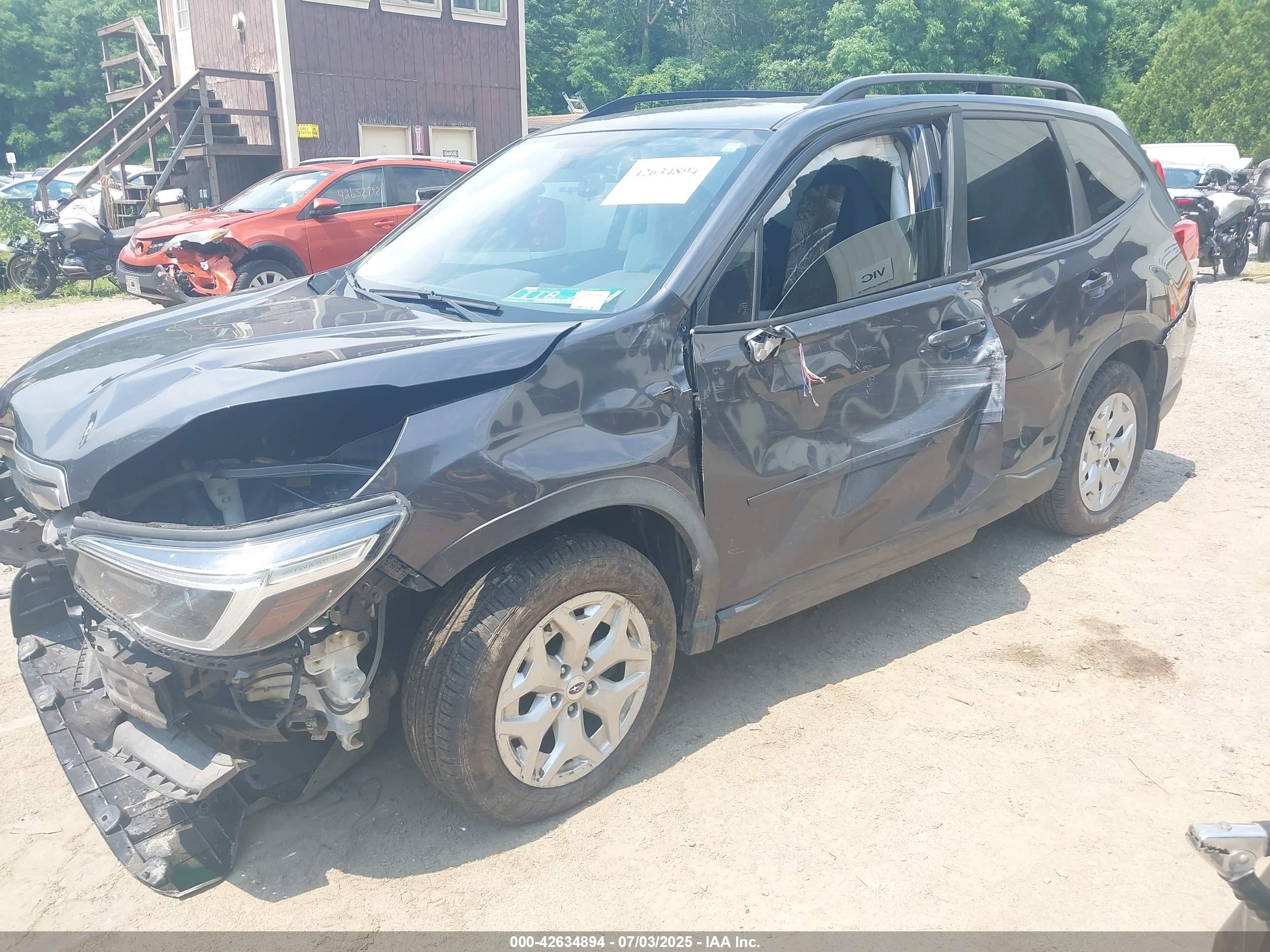 SUBARU FORESTER image 2