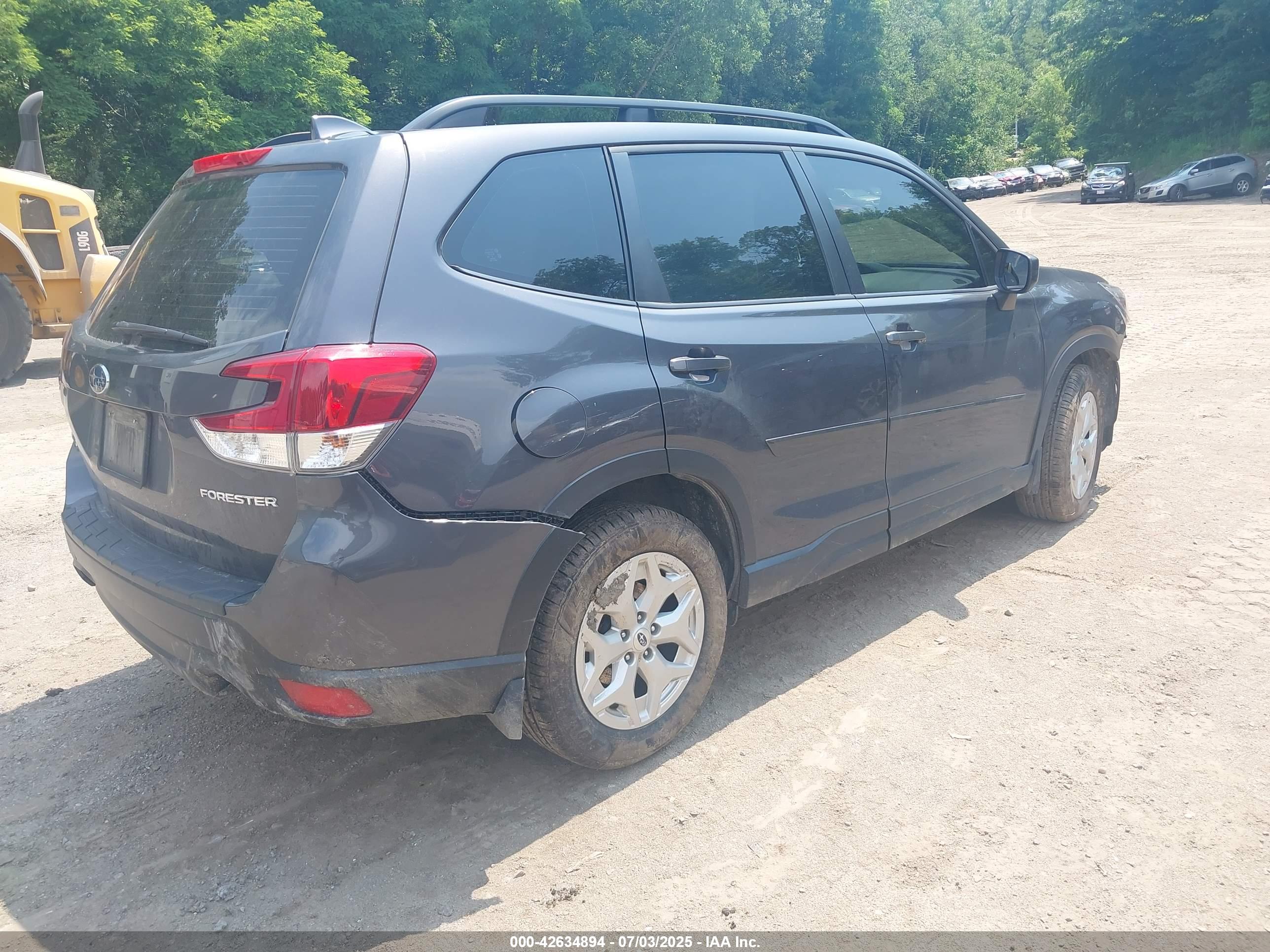 SUBARU FORESTER image 4