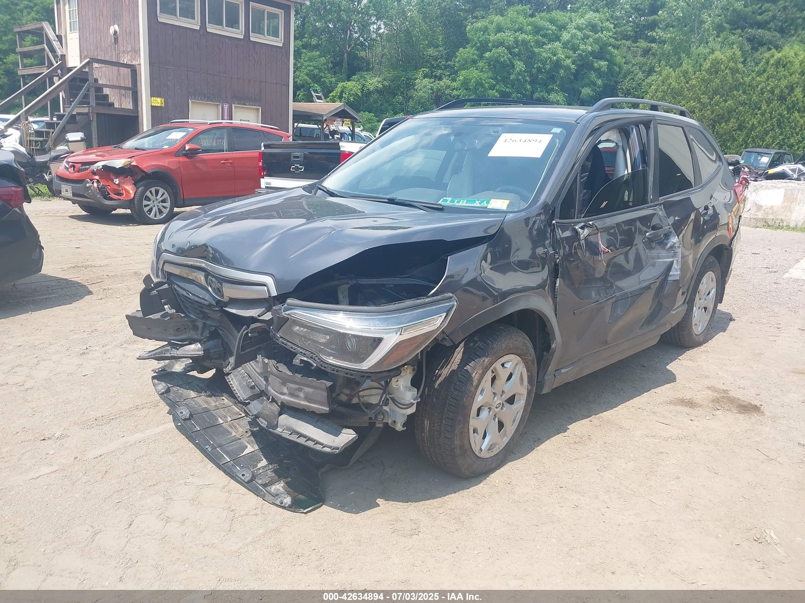 SUBARU FORESTER image 6