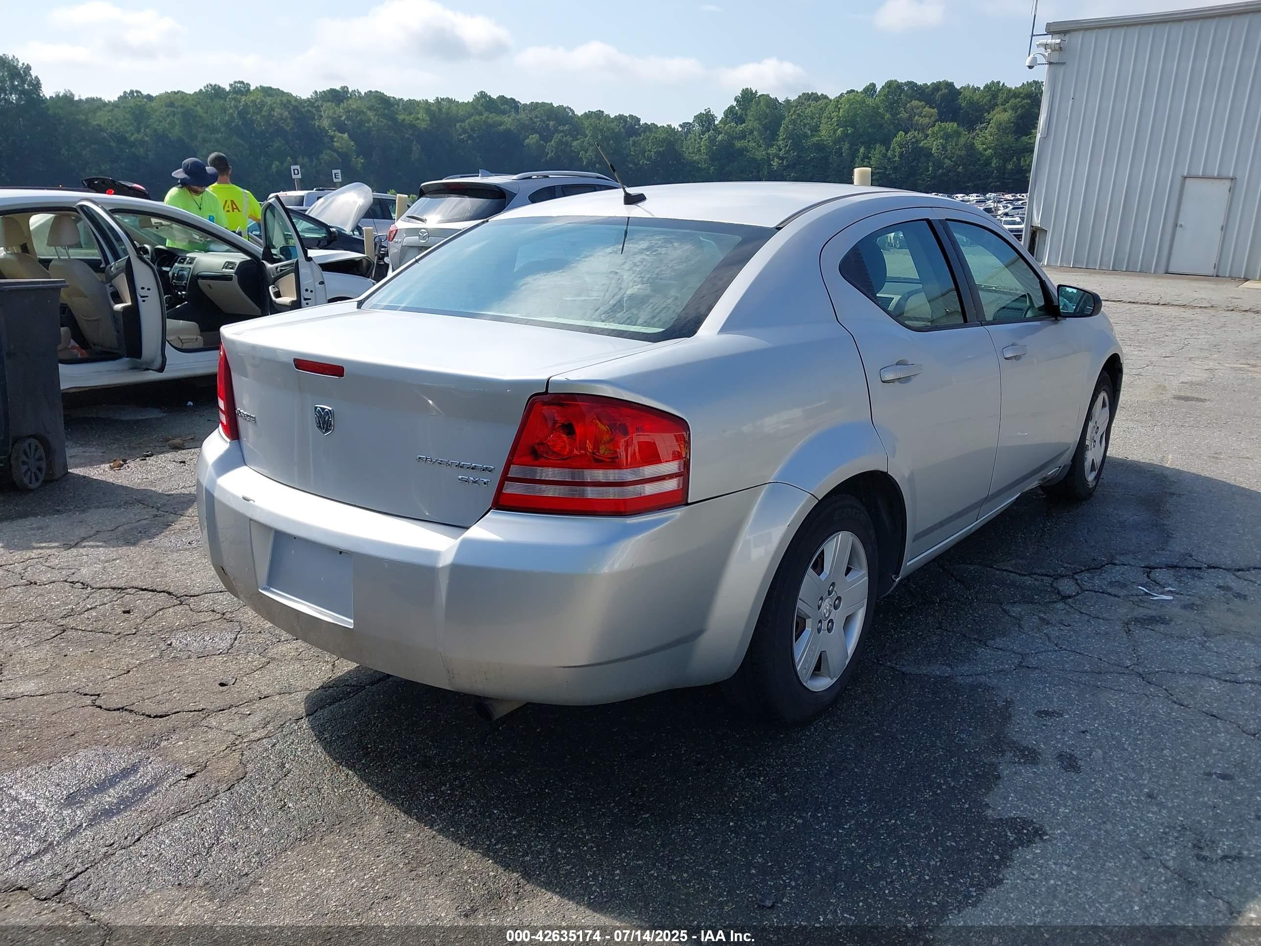 DODGE AVENGER image 4