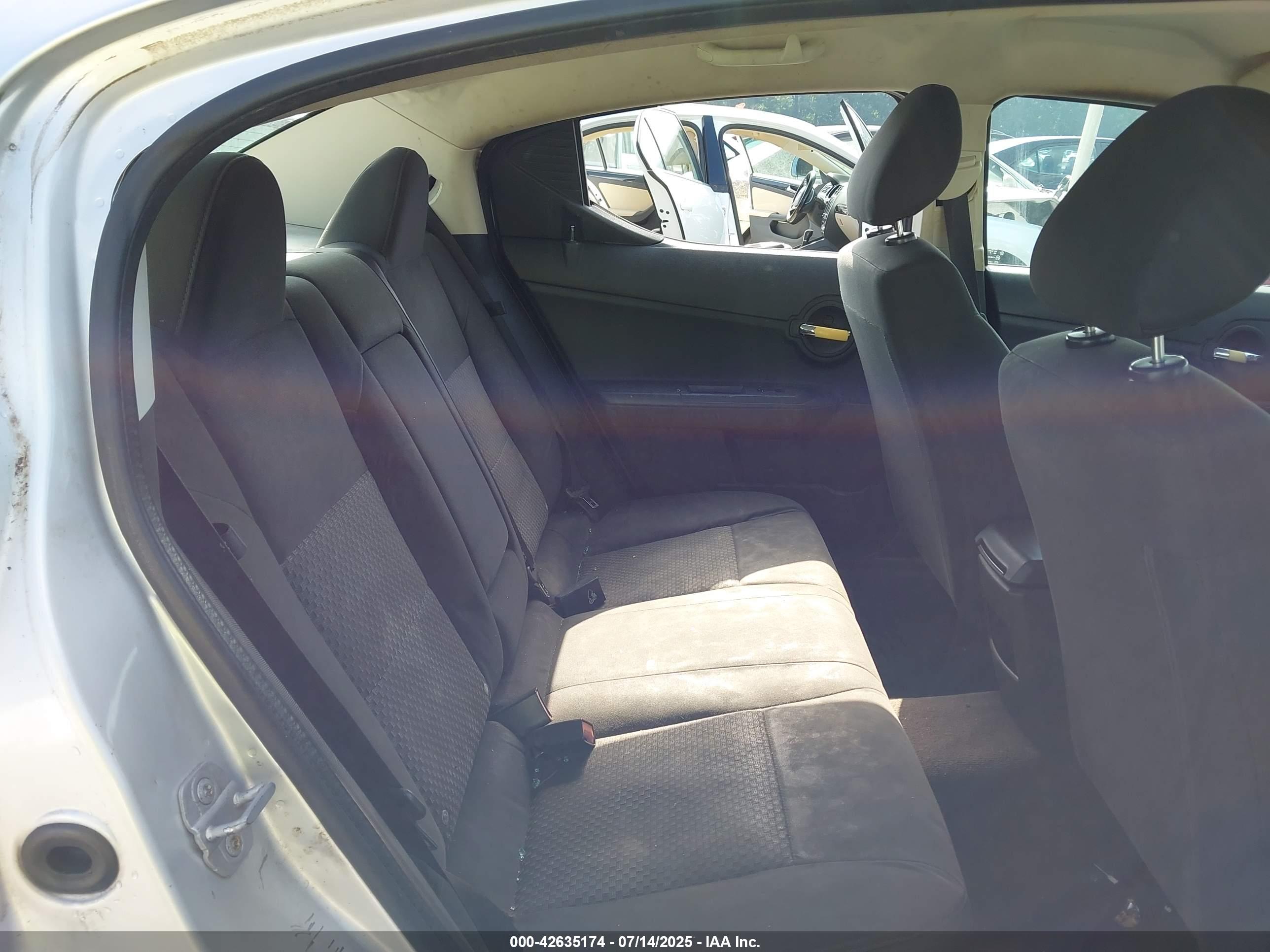 DODGE AVENGER image 8