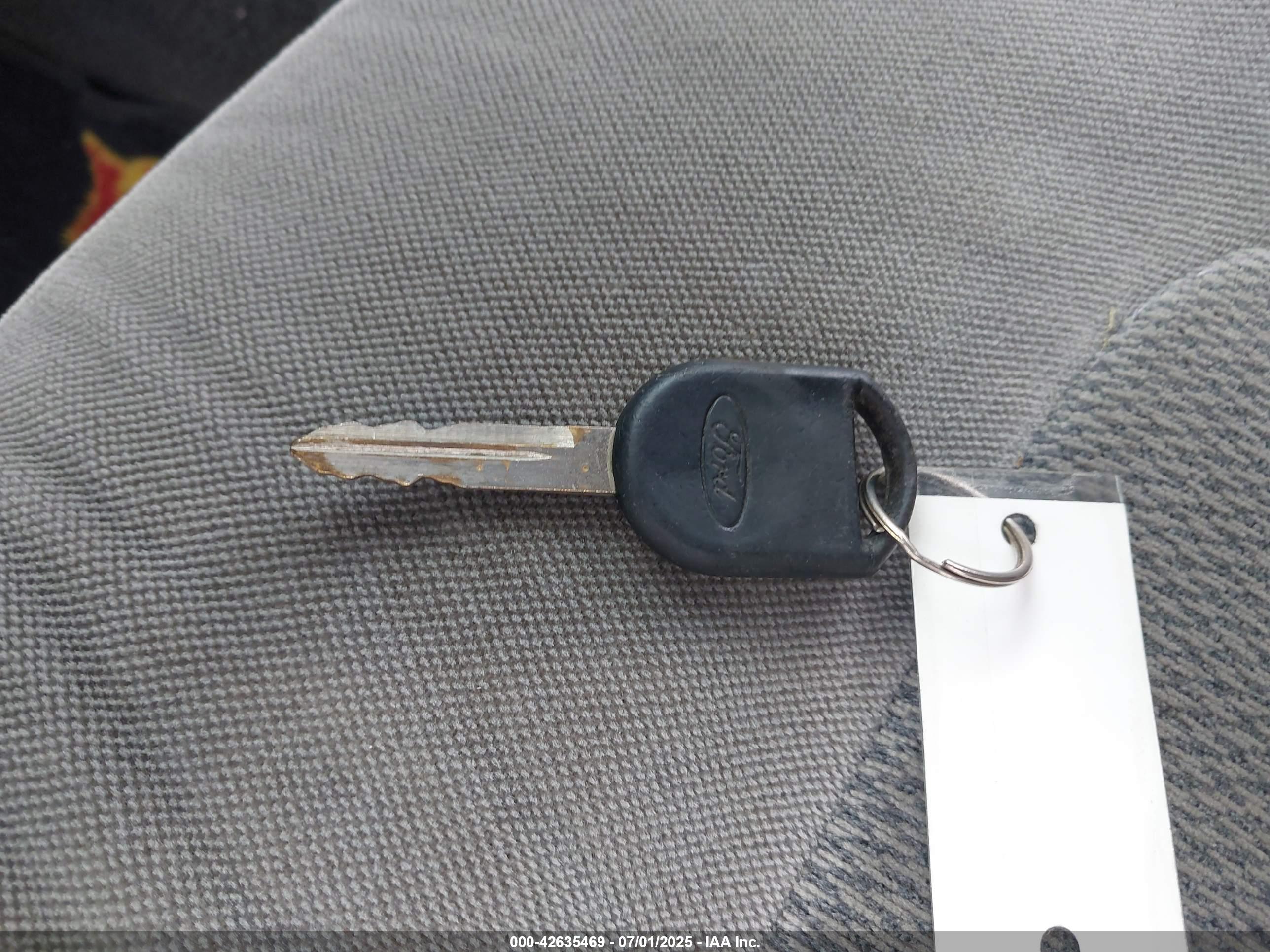 FORD EXPLORER image 11